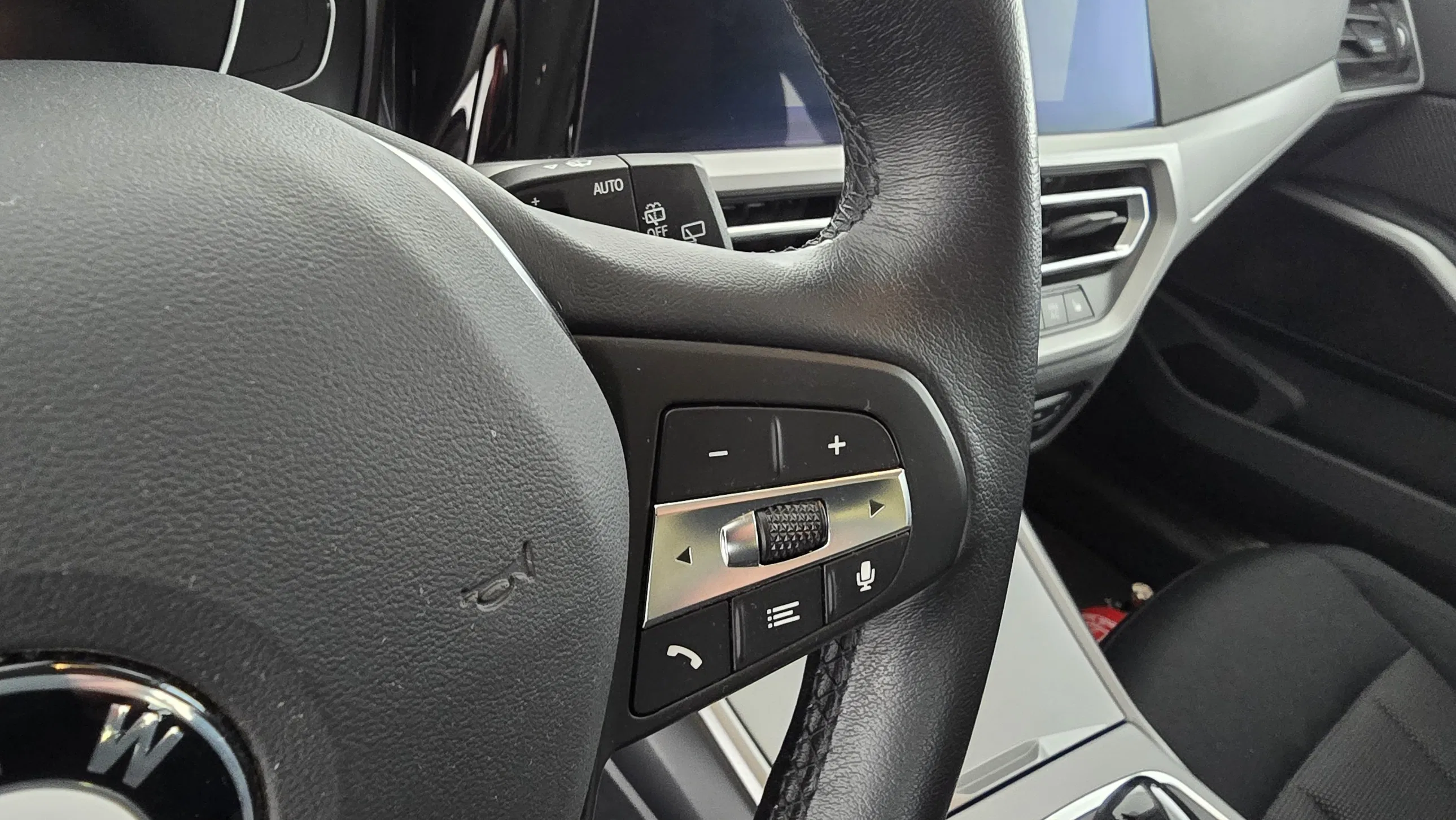 BMW 318d 48 V Touring Aut. | Bild 16 von 22