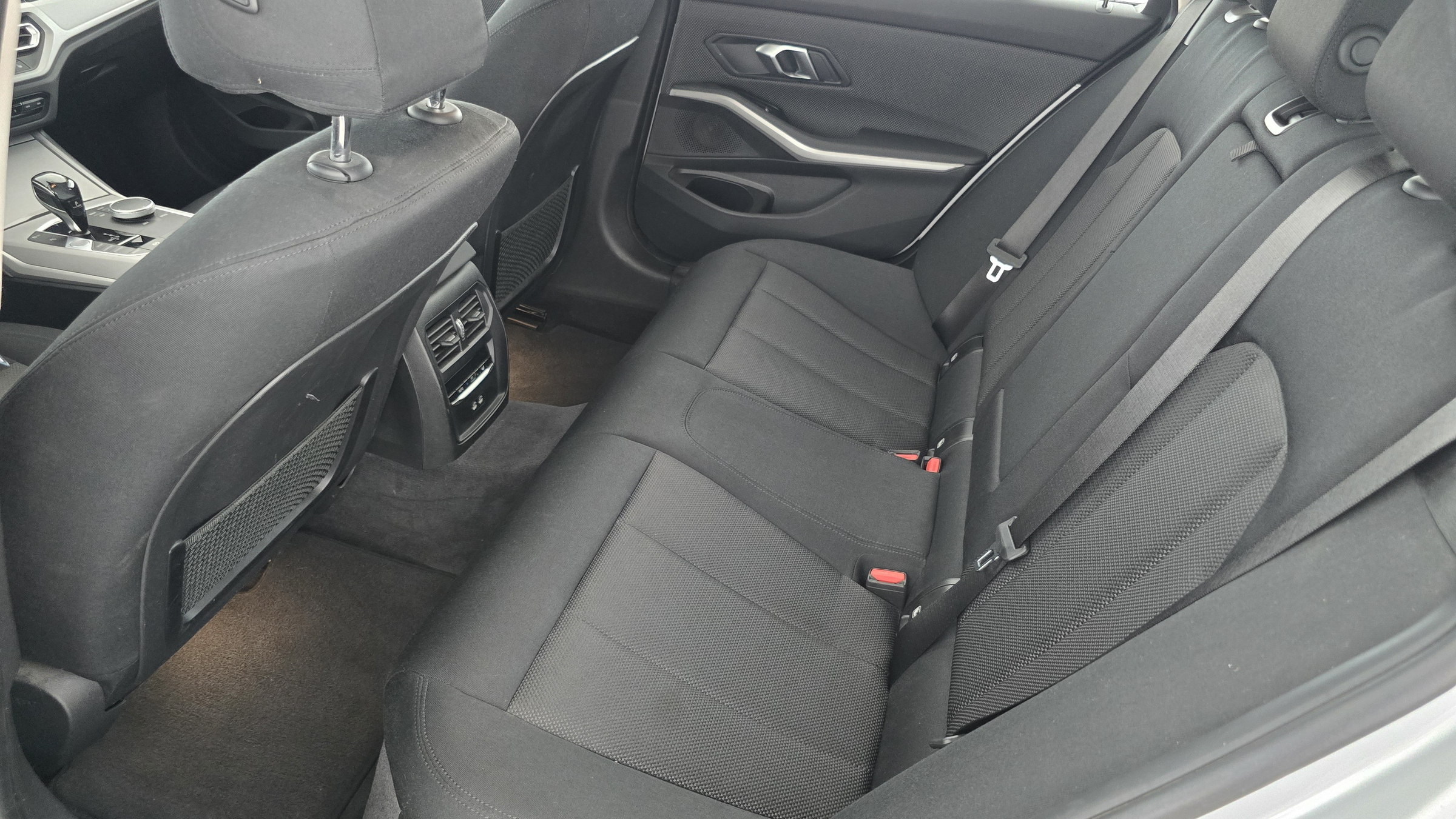 BMW 318d 48 V Touring Aut. | Bild 21 von 22