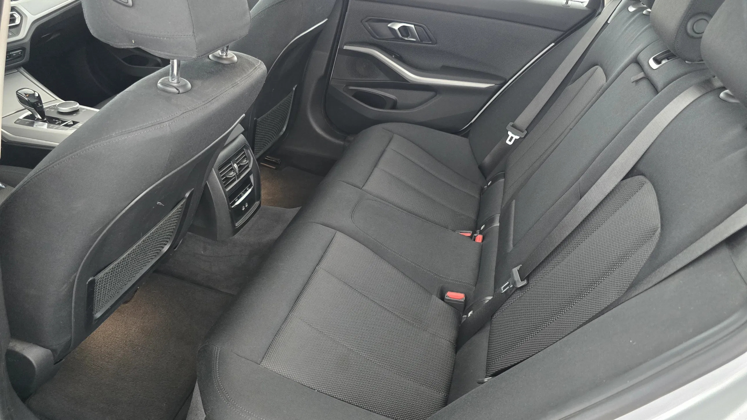 BMW 318d 48 V Touring Aut. | Bild 21 von 22