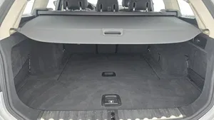 BMW 318d 48 V Touring Aut. | Thumbnail 22 von 22