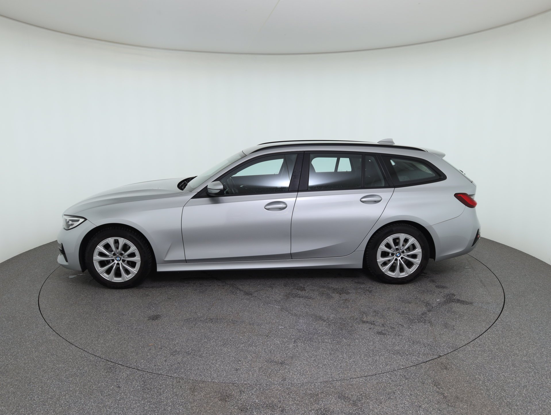 BMW 318d 48 V Touring Aut. | Bild 8 von 22
