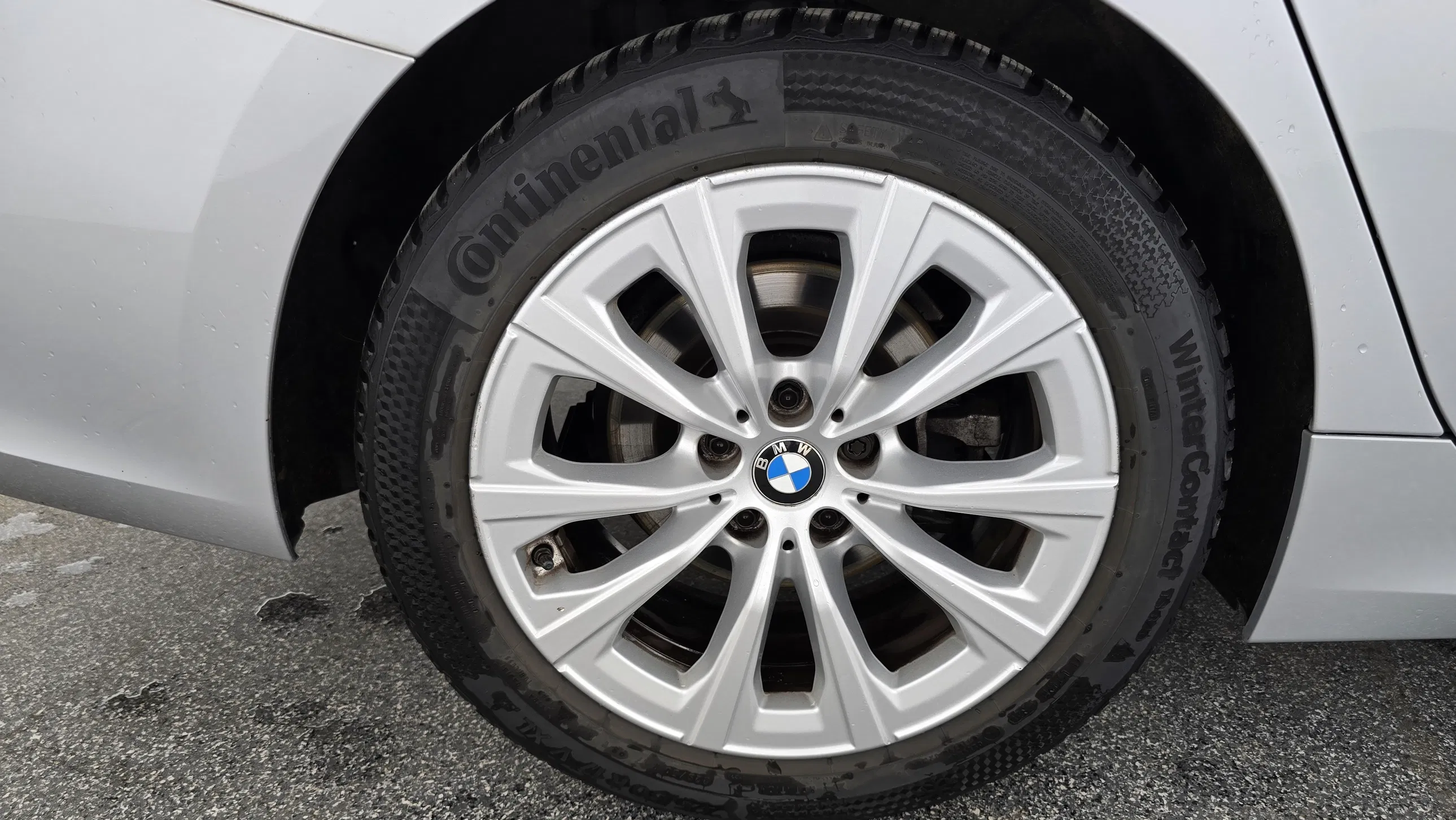 BMW 318d 48 V Touring Aut. | Bild 9 von 22