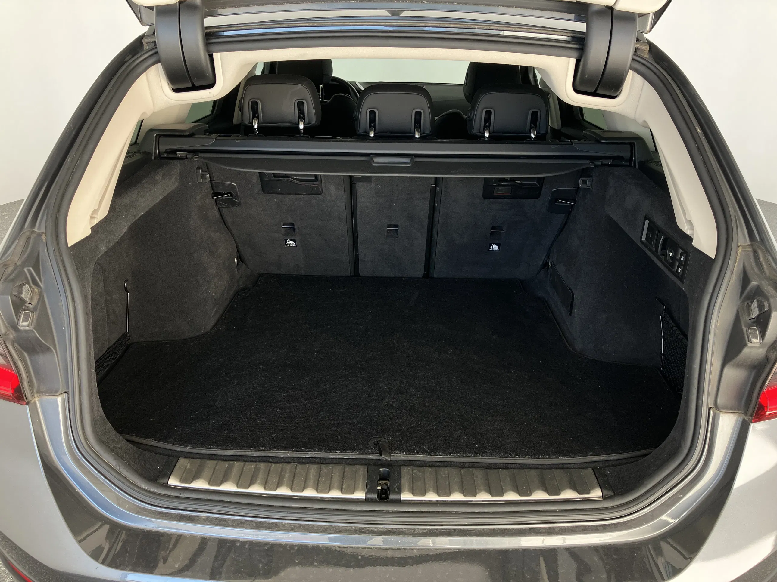 BMW 318d 48 V Touring Aut. | Bild 20 von 31