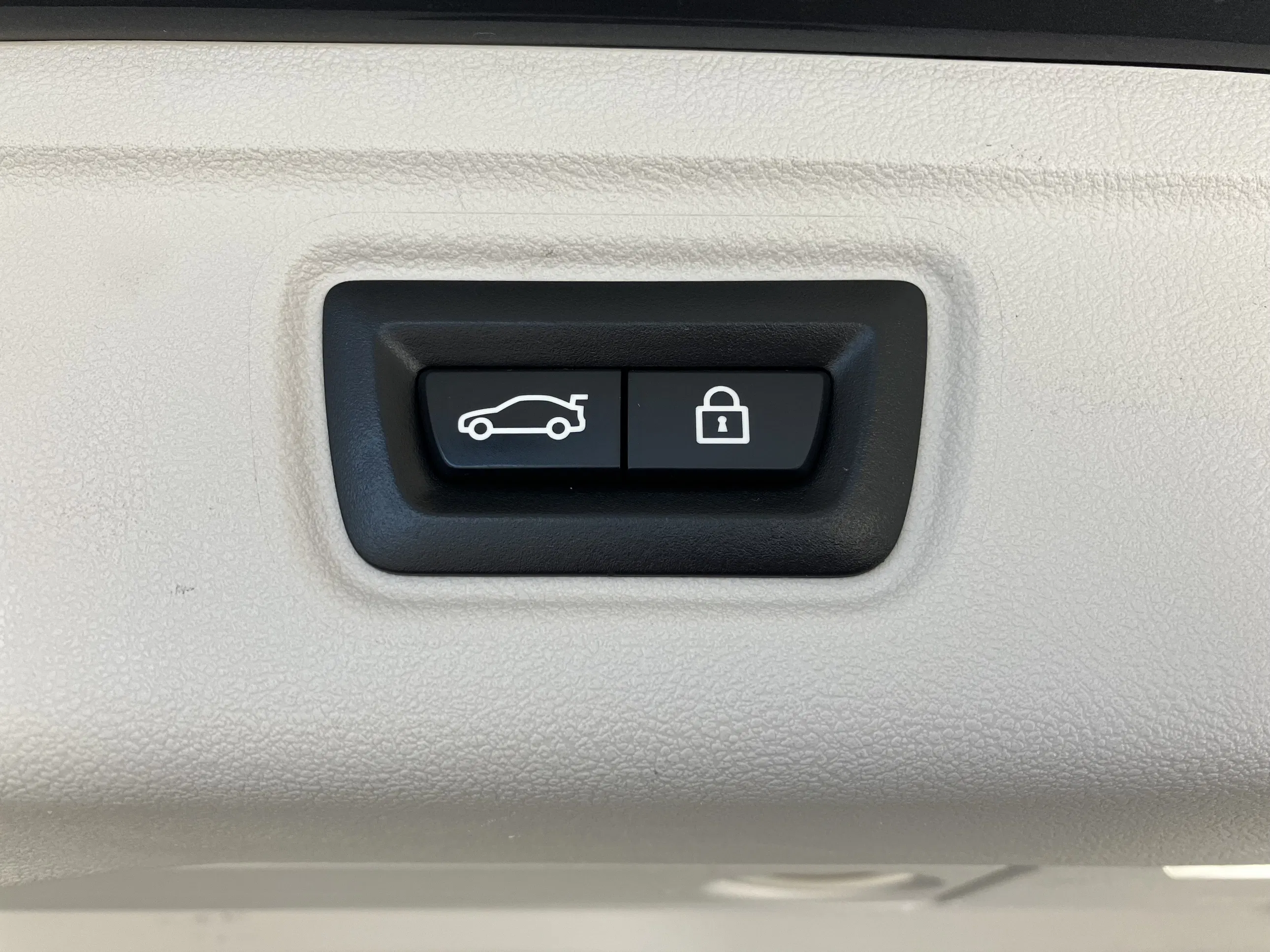 BMW 318d 48 V Touring Aut. | Bild 21 von 31