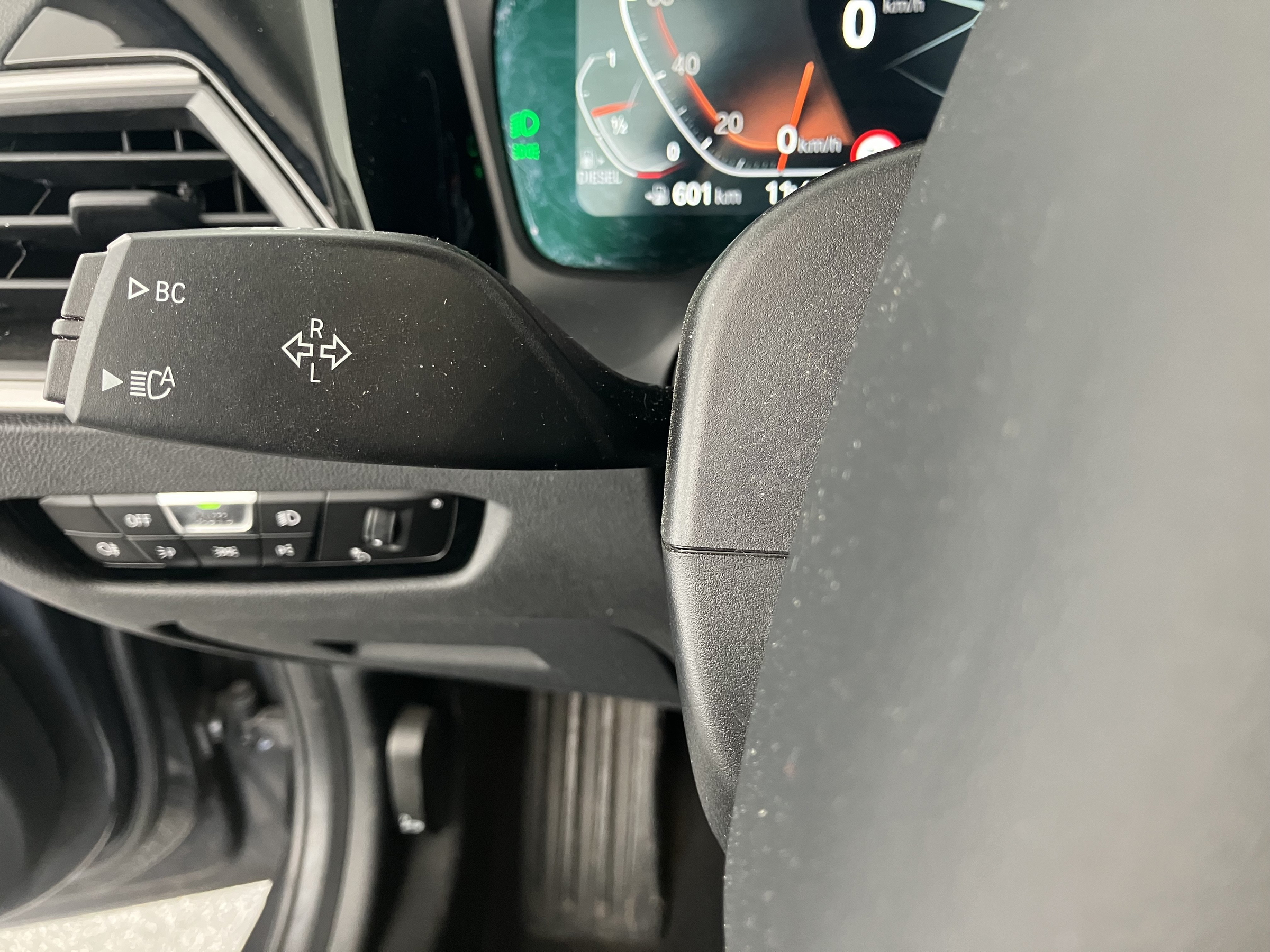 BMW 318d 48 V Touring Aut. | Bild 8 von 31