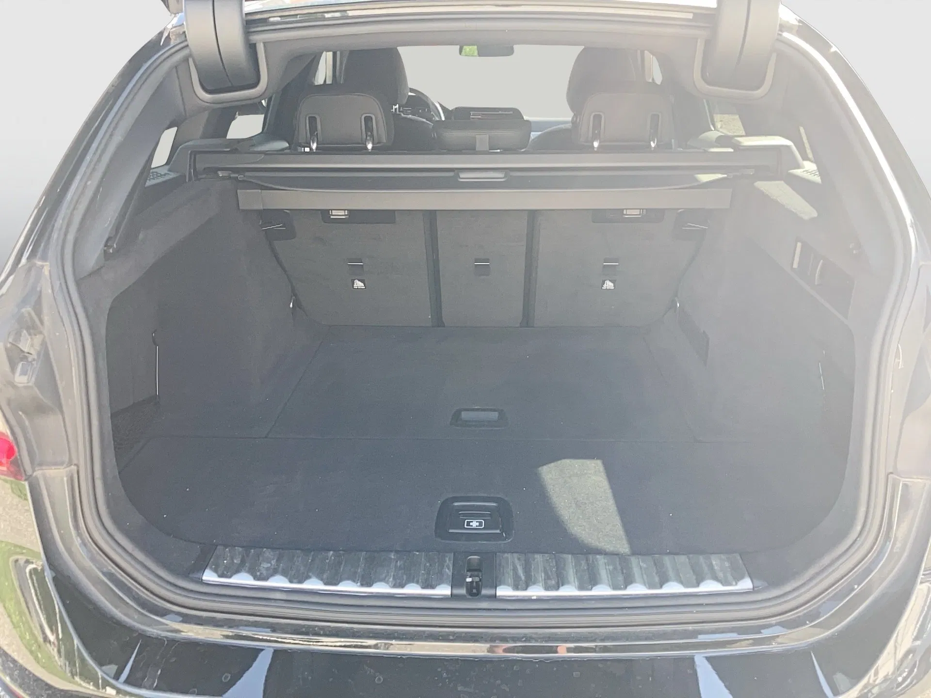 BMW 318d 48 V Touring Aut. | Bild 11 von 25