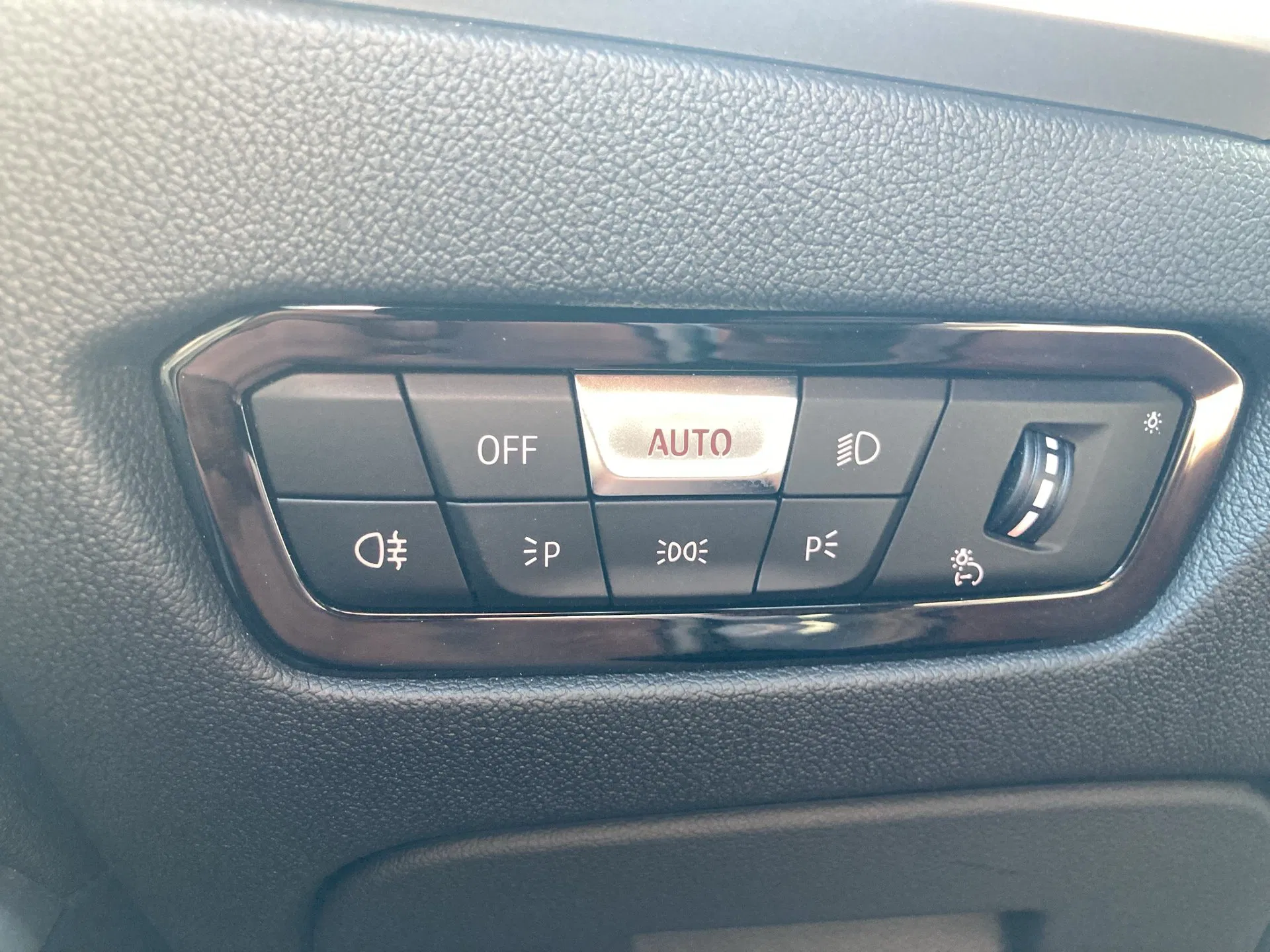 BMW 318d 48 V Touring Aut. | Bild 15 von 25