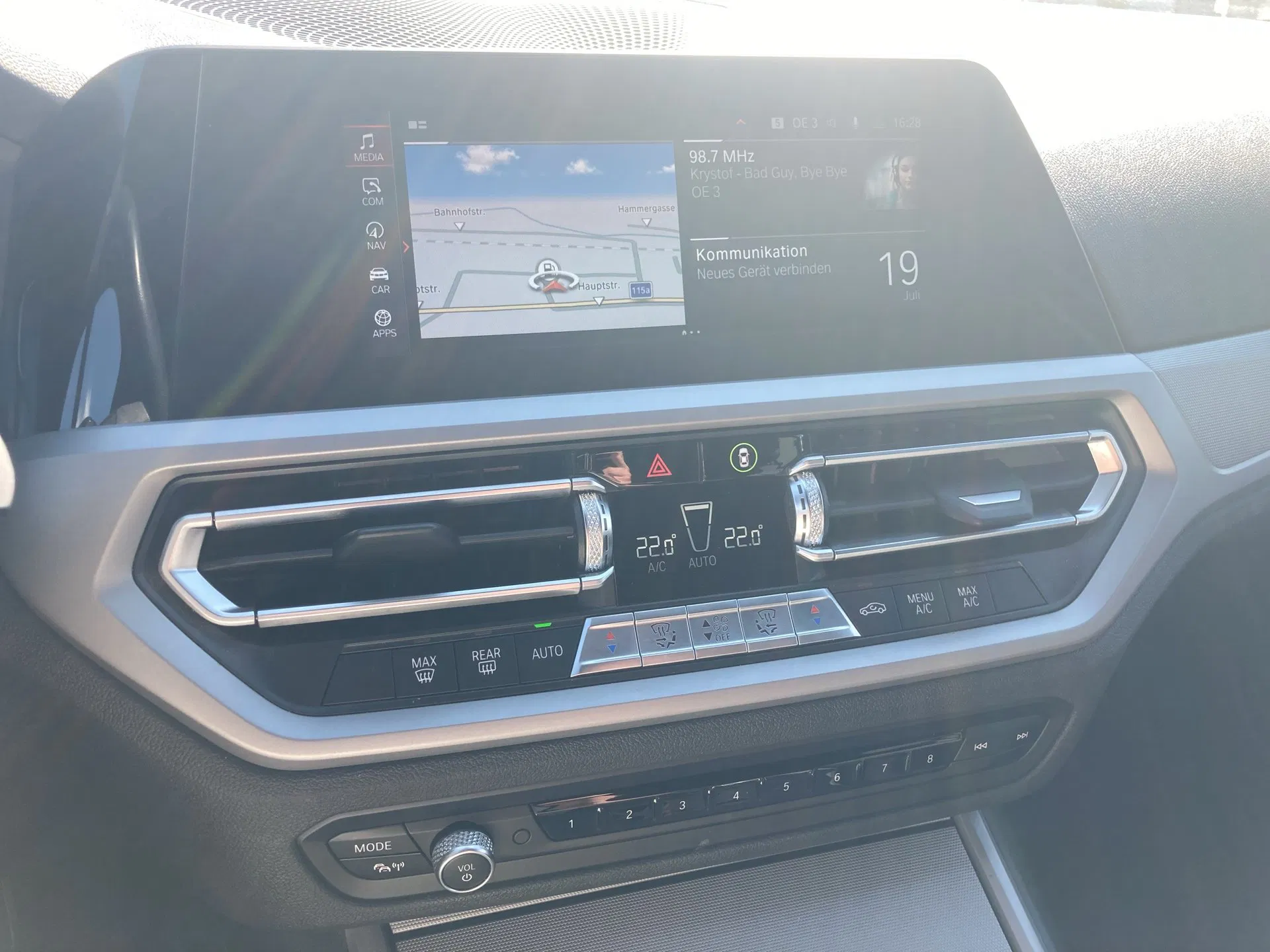 BMW 318d 48 V Touring Aut. | Bild 18 von 25