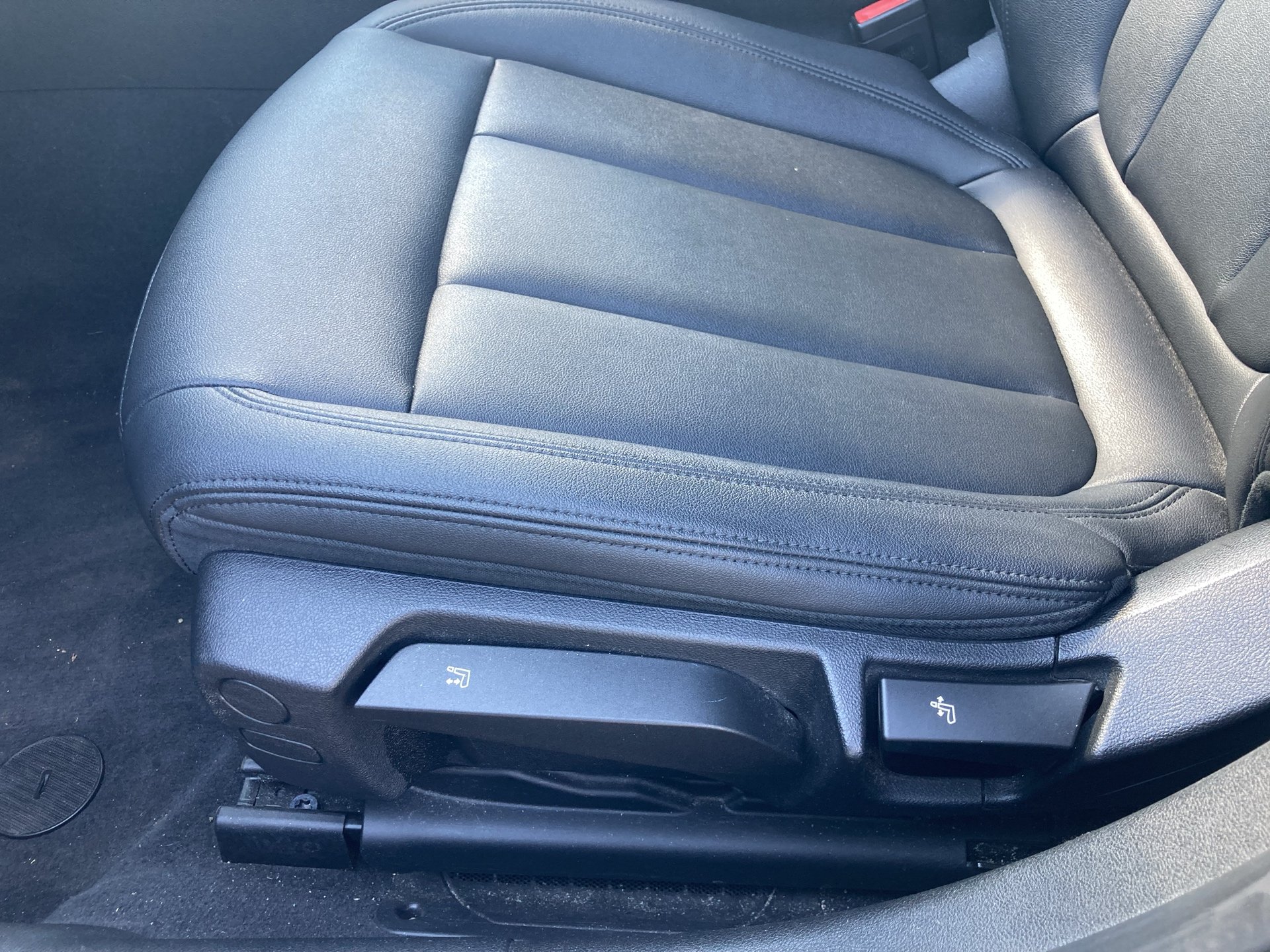 BMW 318d 48 V Touring Aut. | Bild 23 von 25