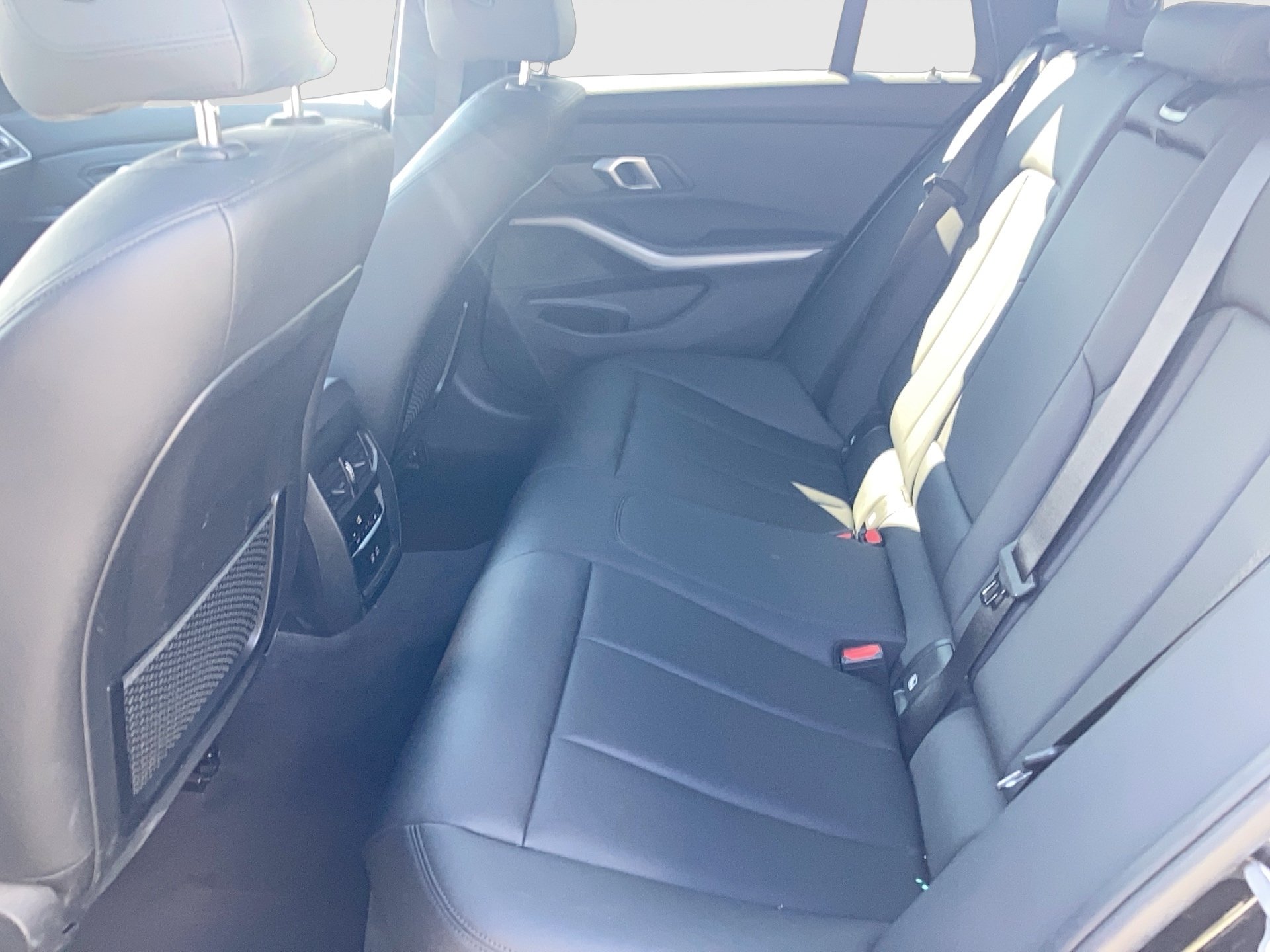 BMW 318d 48 V Touring Aut. | Bild 10 von 25