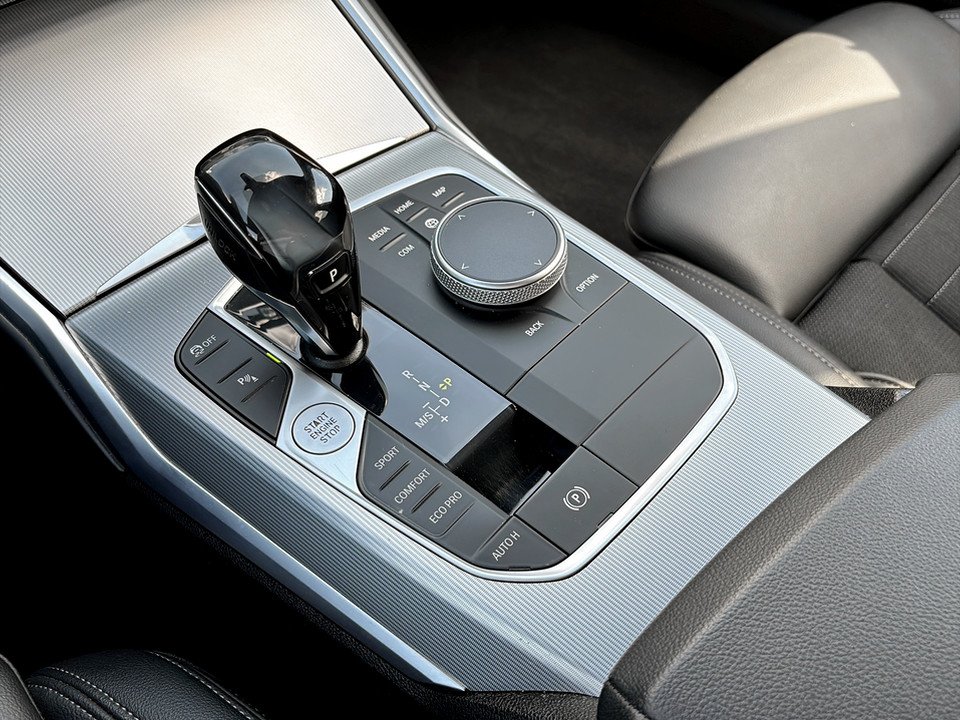 BMW 318d Touring Sport Line | Bild 18 von 28