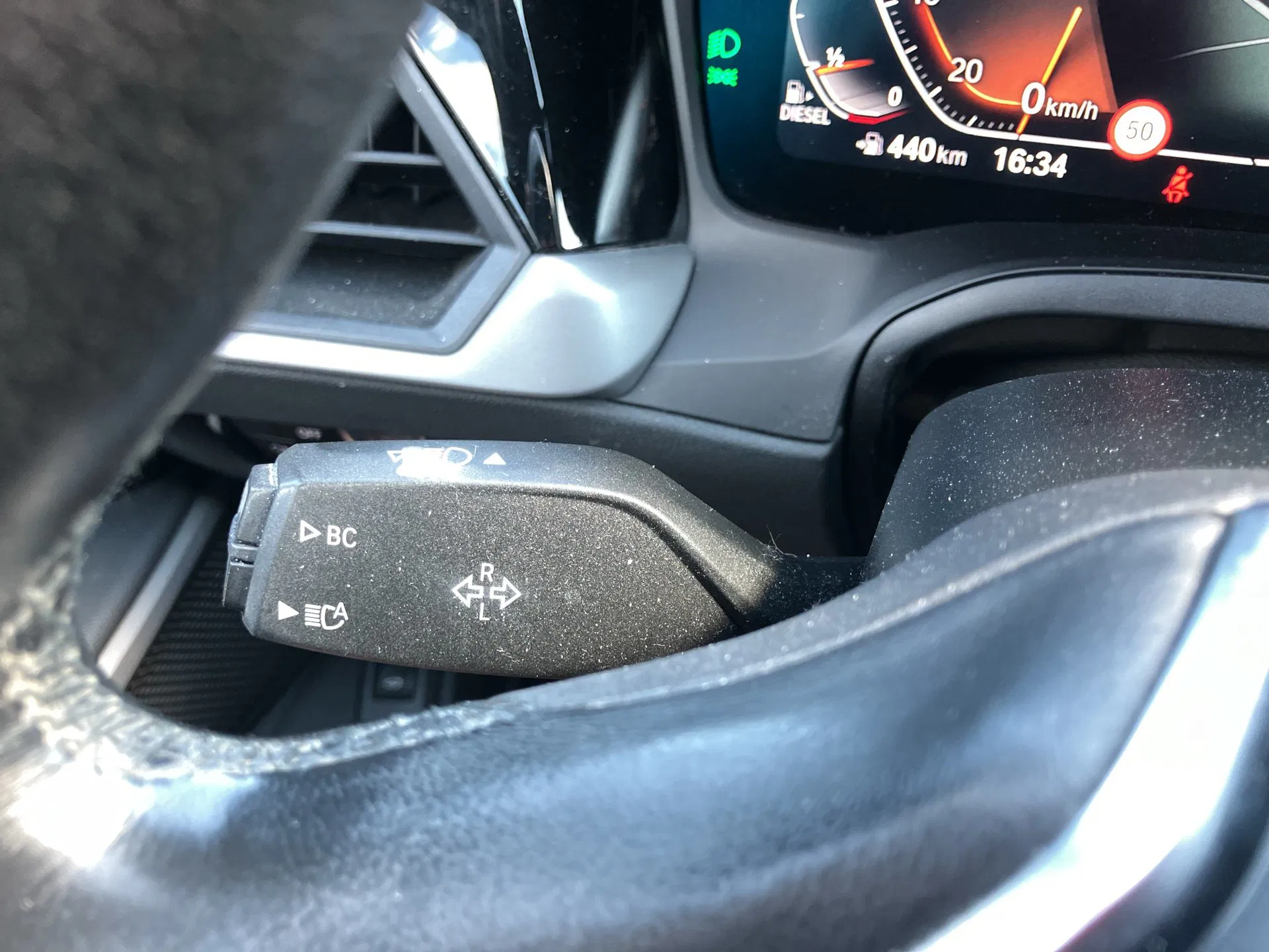 BMW 318d 48 V Touring Aut. | Bild 14 von 28