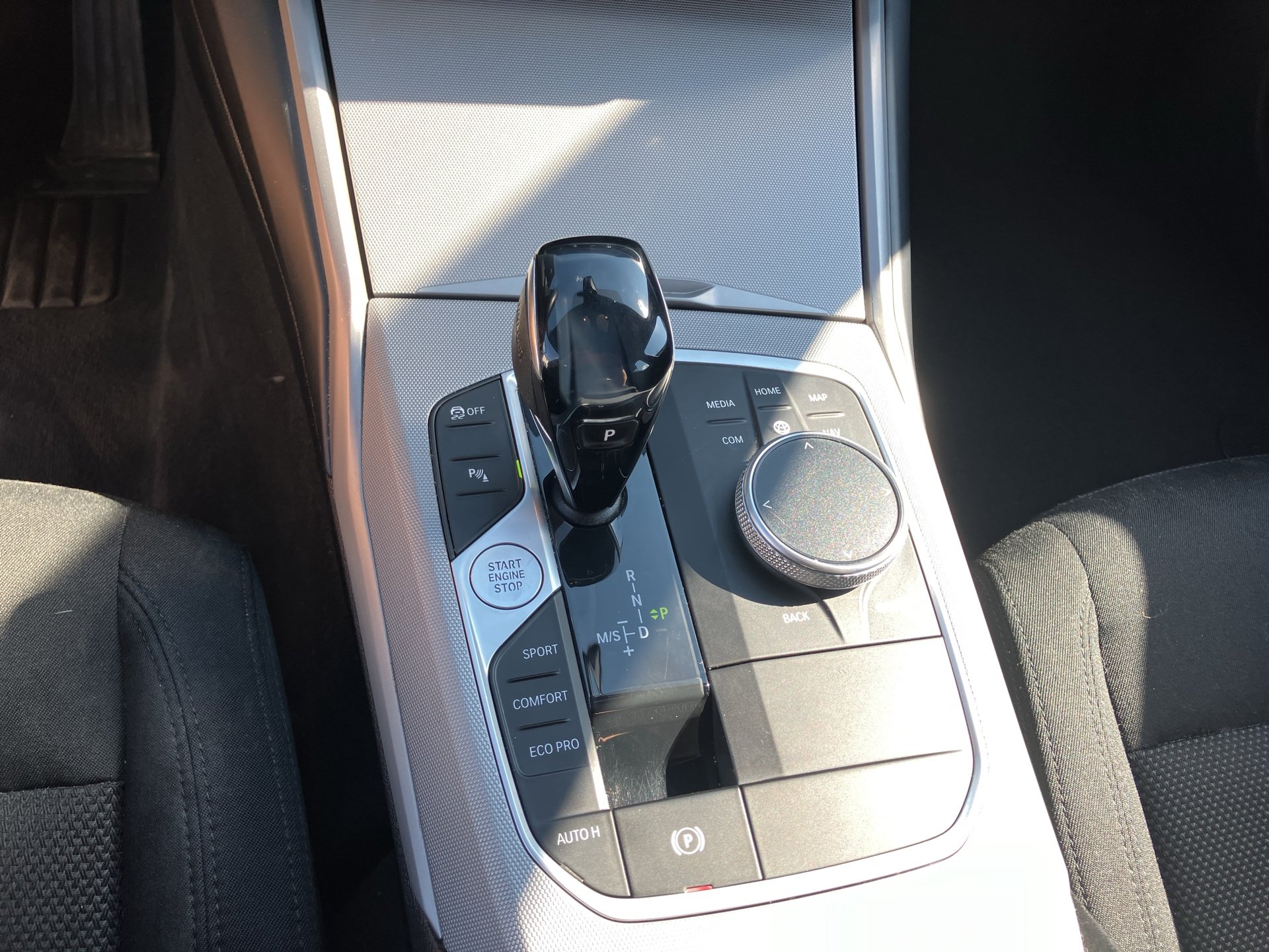 BMW 318d 48 V Touring Aut. | Bild 21 von 28