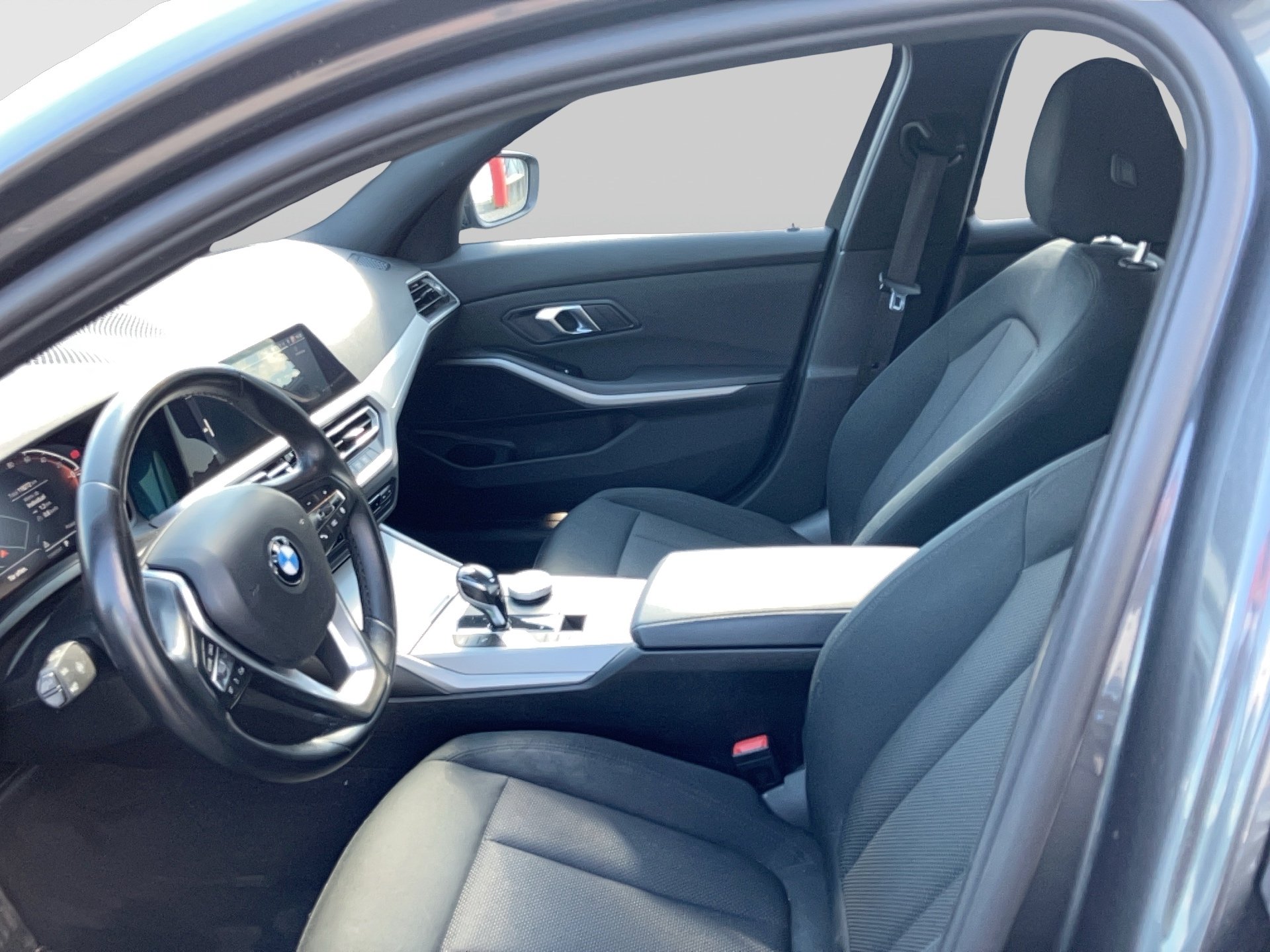 BMW 318d 48 V Touring Aut. | Bild 9 von 28