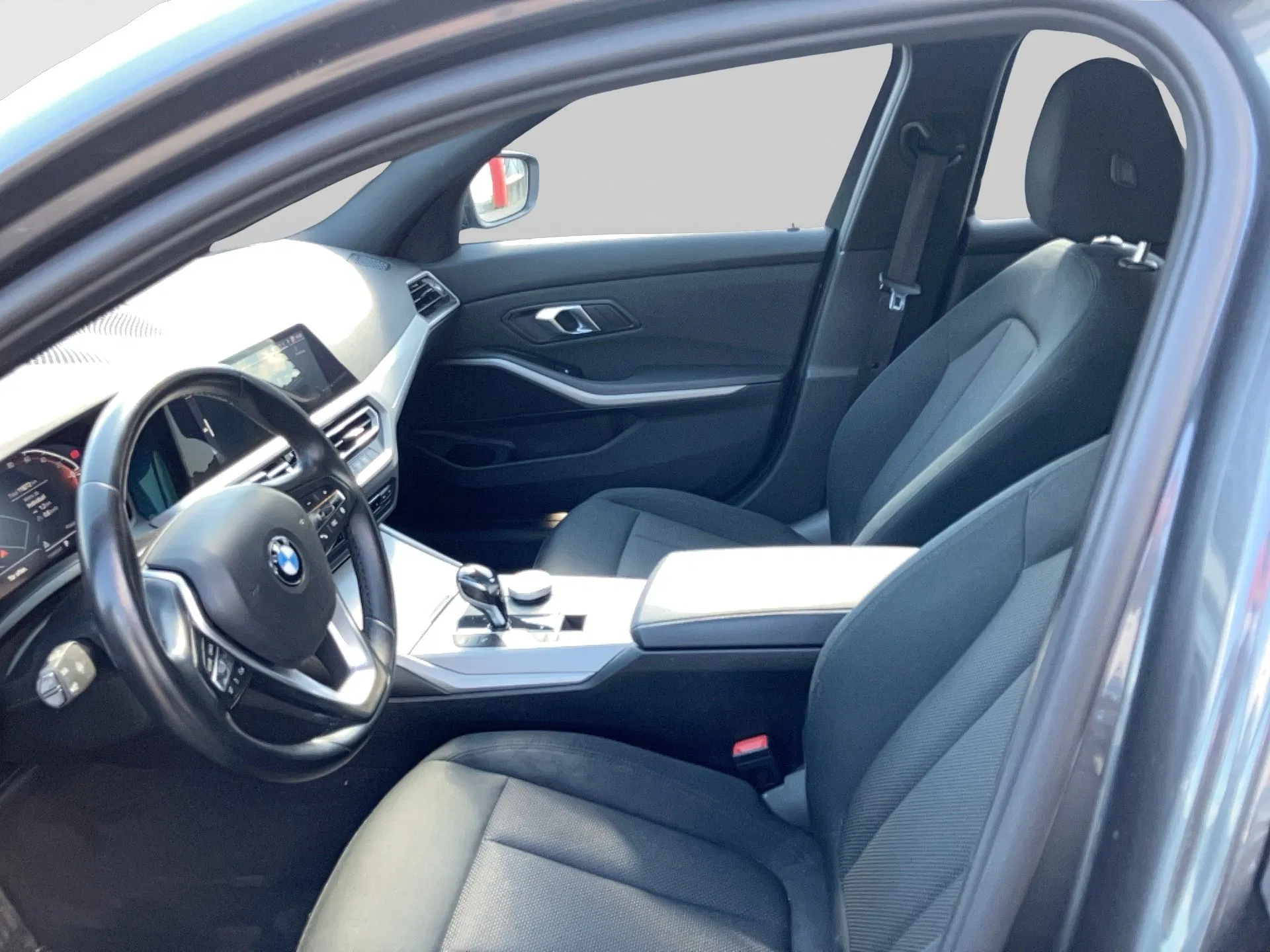 BMW 318d 48 V Touring Aut. | Bild 9 von 28