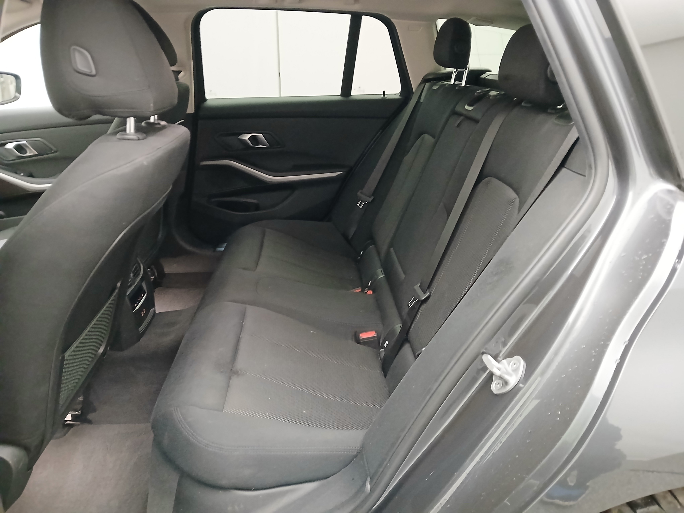 BMW 318d Touring Advantage | Bild 28 von 30