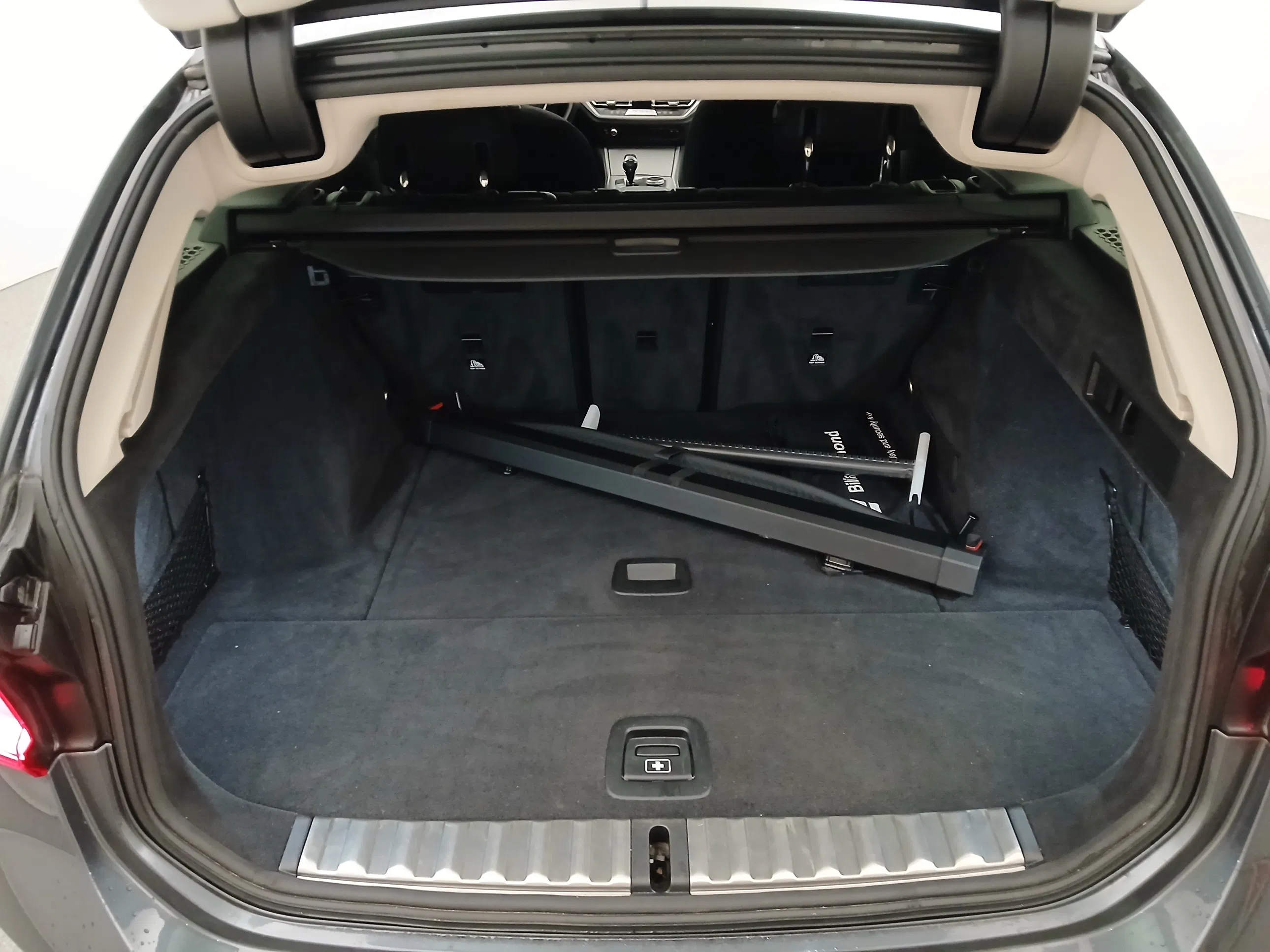 BMW 318d Touring Advantage | Bild 29 von 30