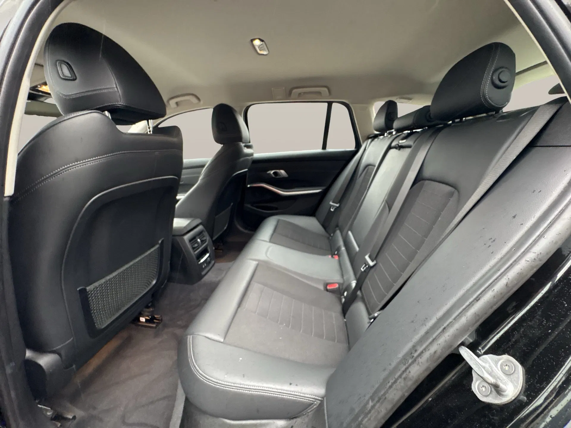 BMW 320d Touring Aut. | Bild 15 von 19