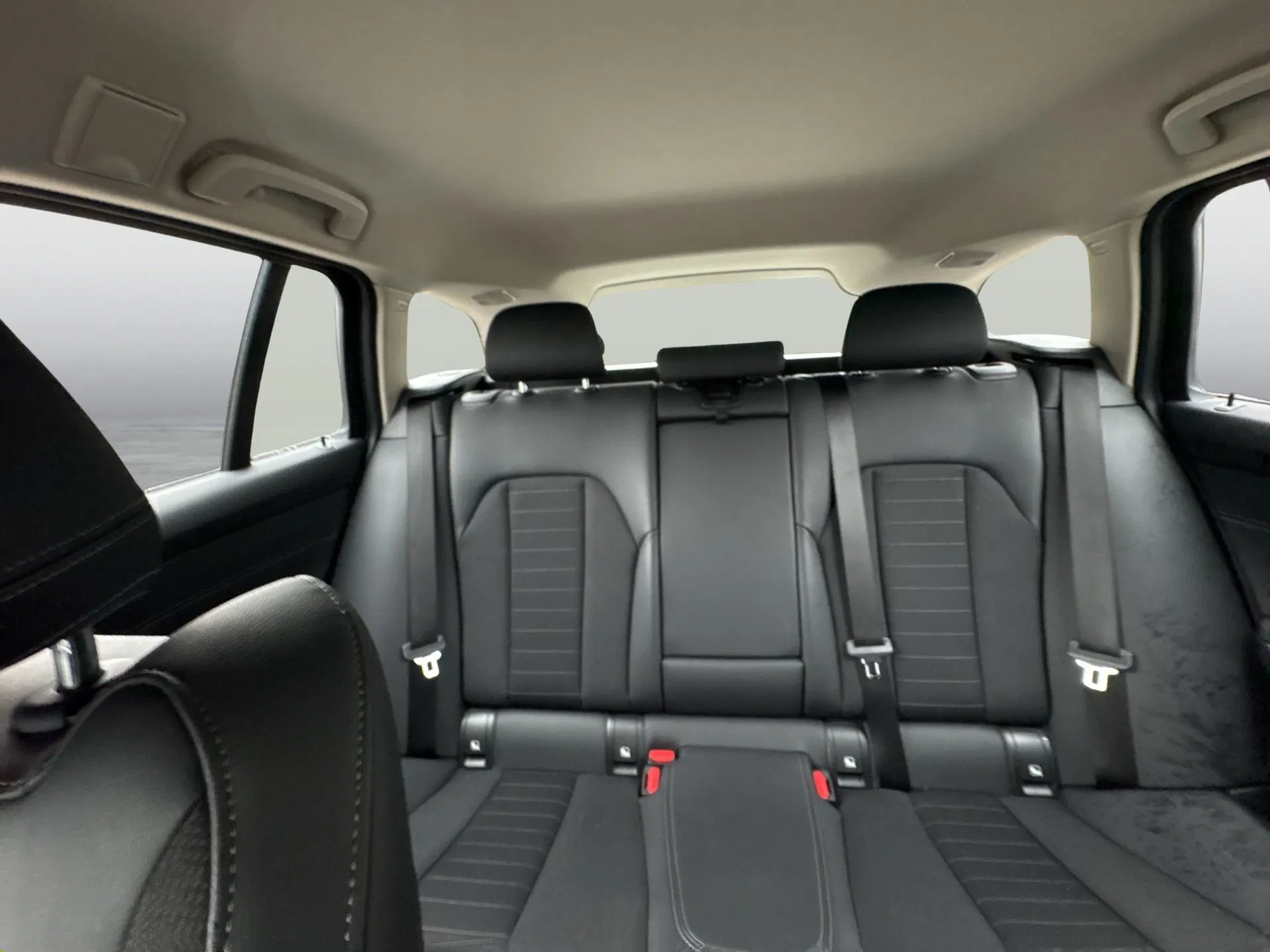 BMW 320d Touring Aut. | Bild 16 von 19