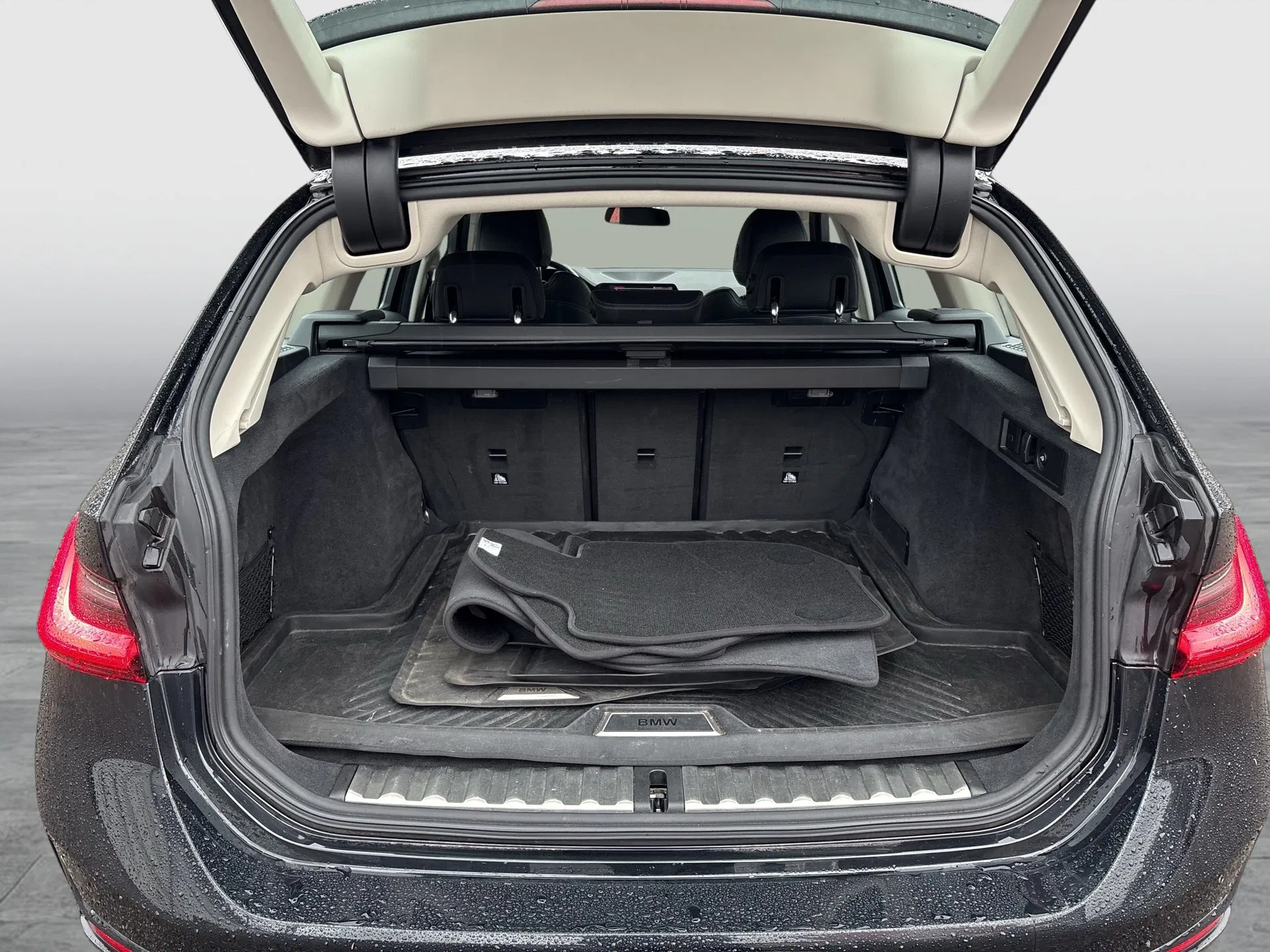 BMW 320d Touring Aut. | Bild 18 von 19