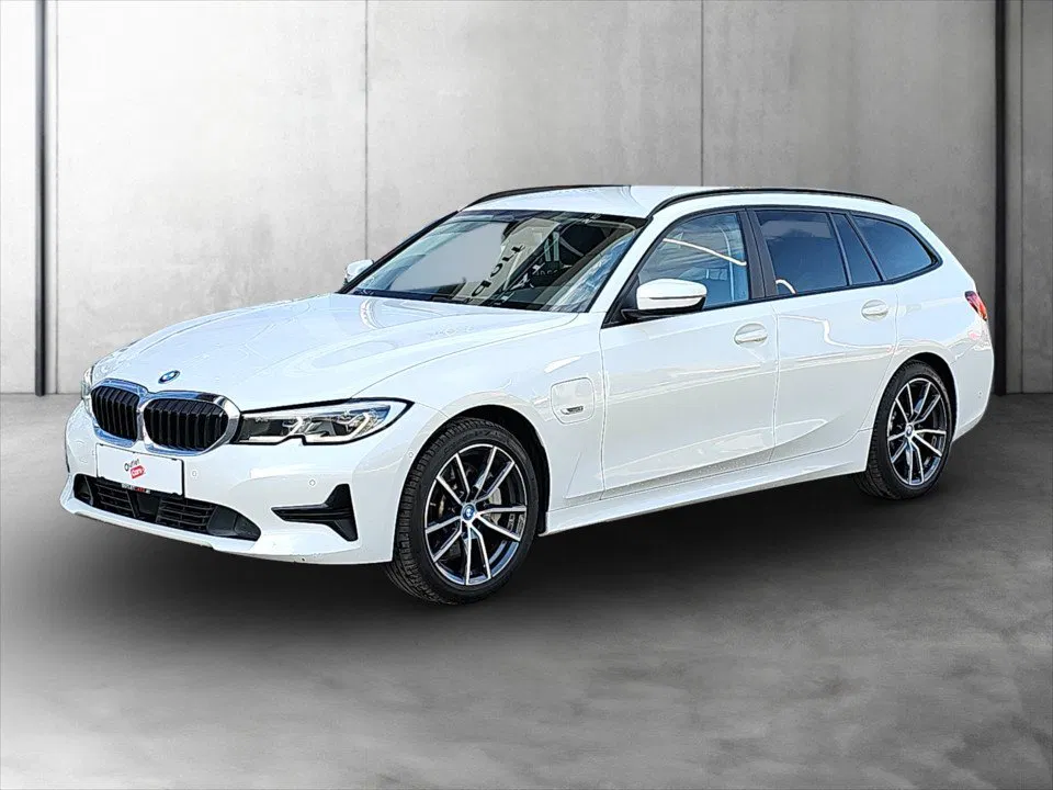 Bild eines BMW 330e xDrive Touring Advantage