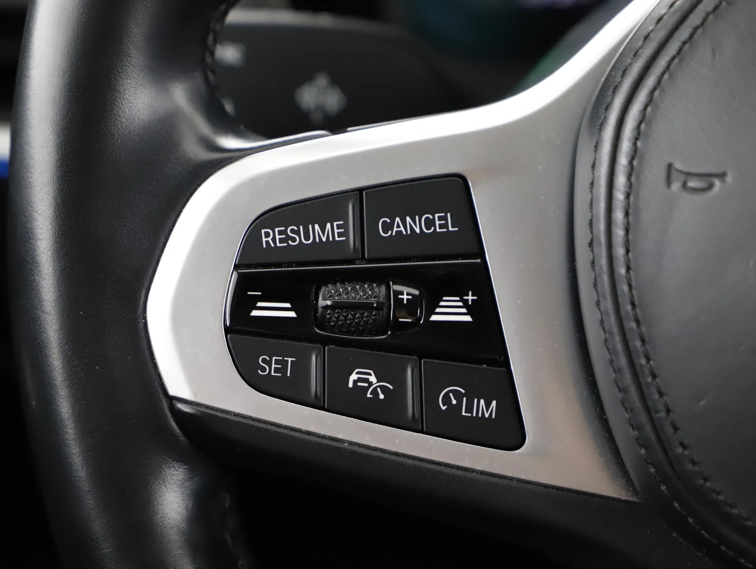BMW 330e xDrive Touring Advantage | Bild 12 von 22