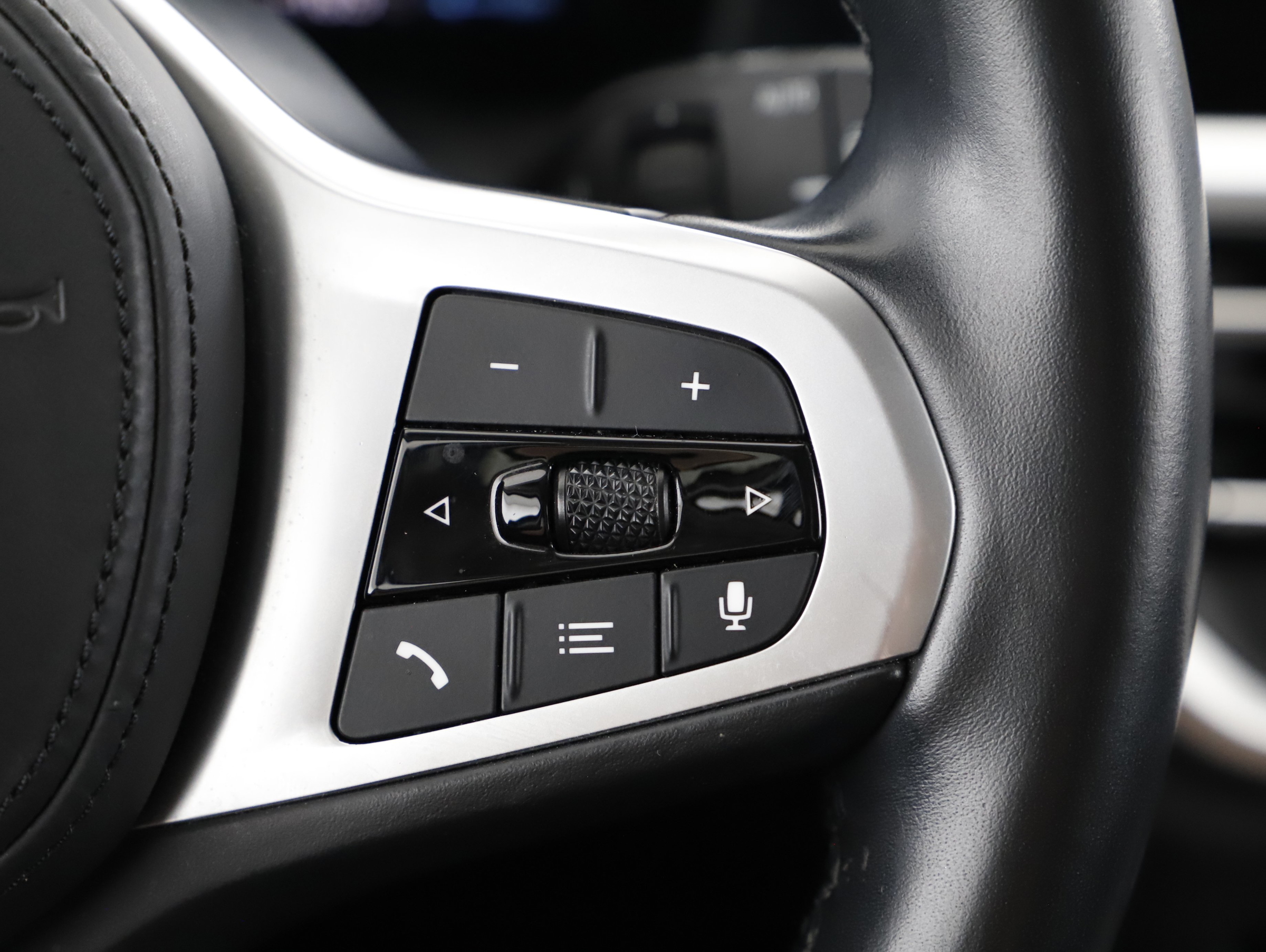 BMW 330e xDrive Touring Advantage | Bild 13 von 22