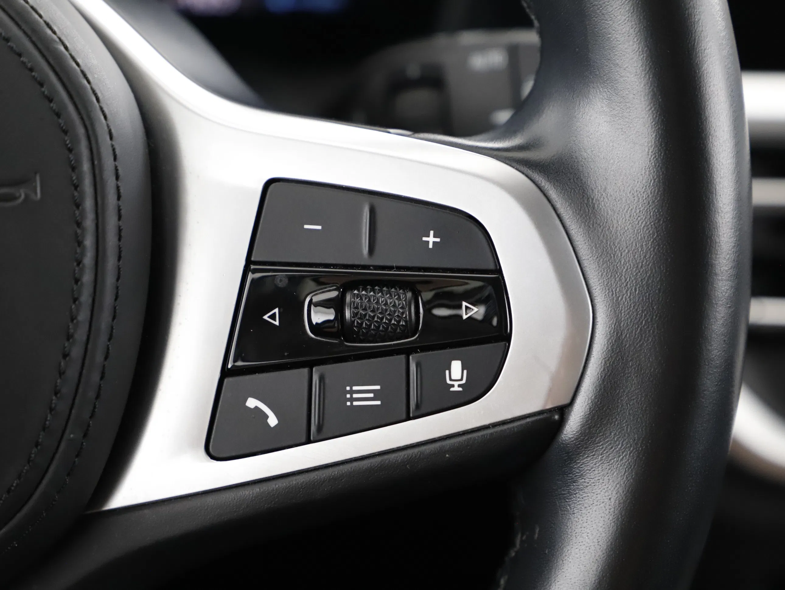 BMW 330e xDrive Touring Advantage | Bild 13 von 22