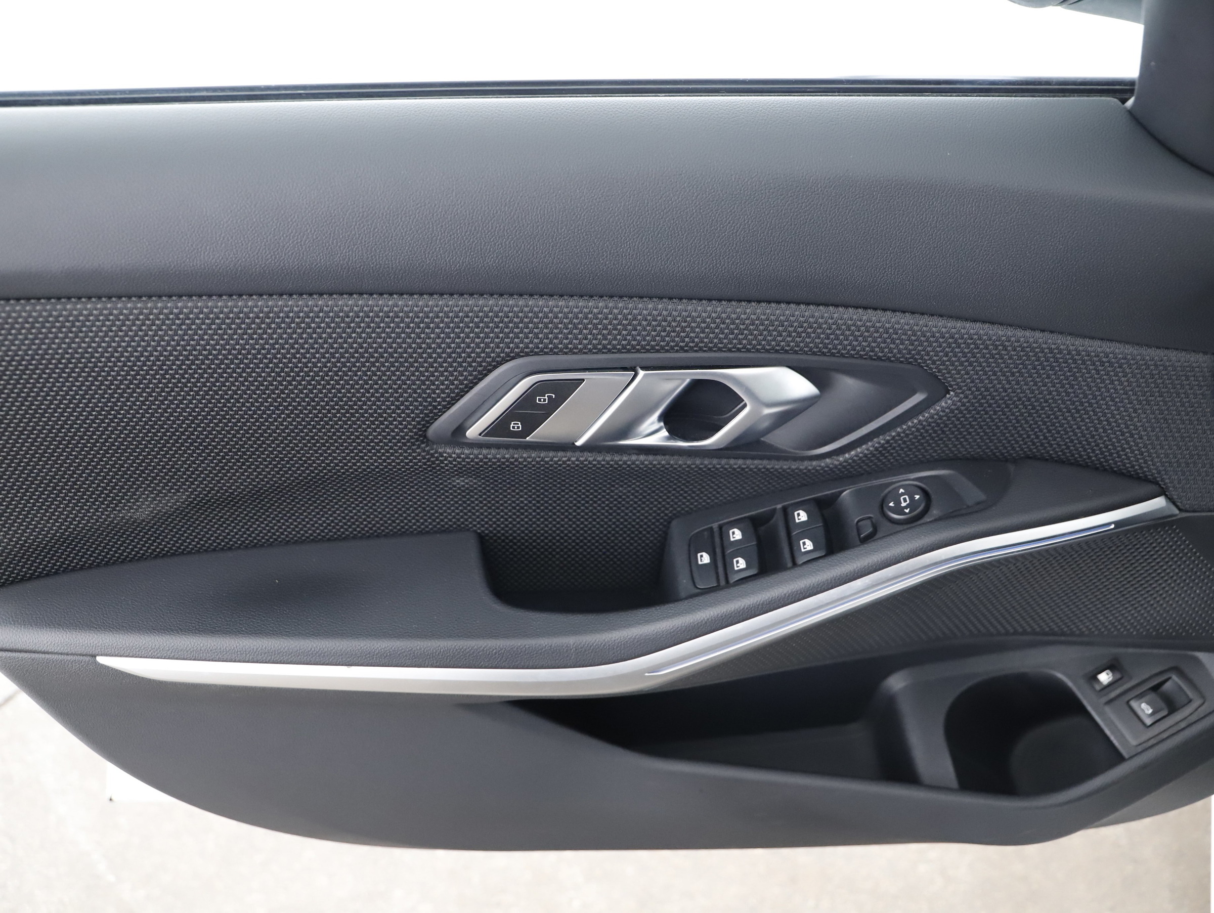 BMW 330e xDrive Touring Advantage | Bild 5 von 22