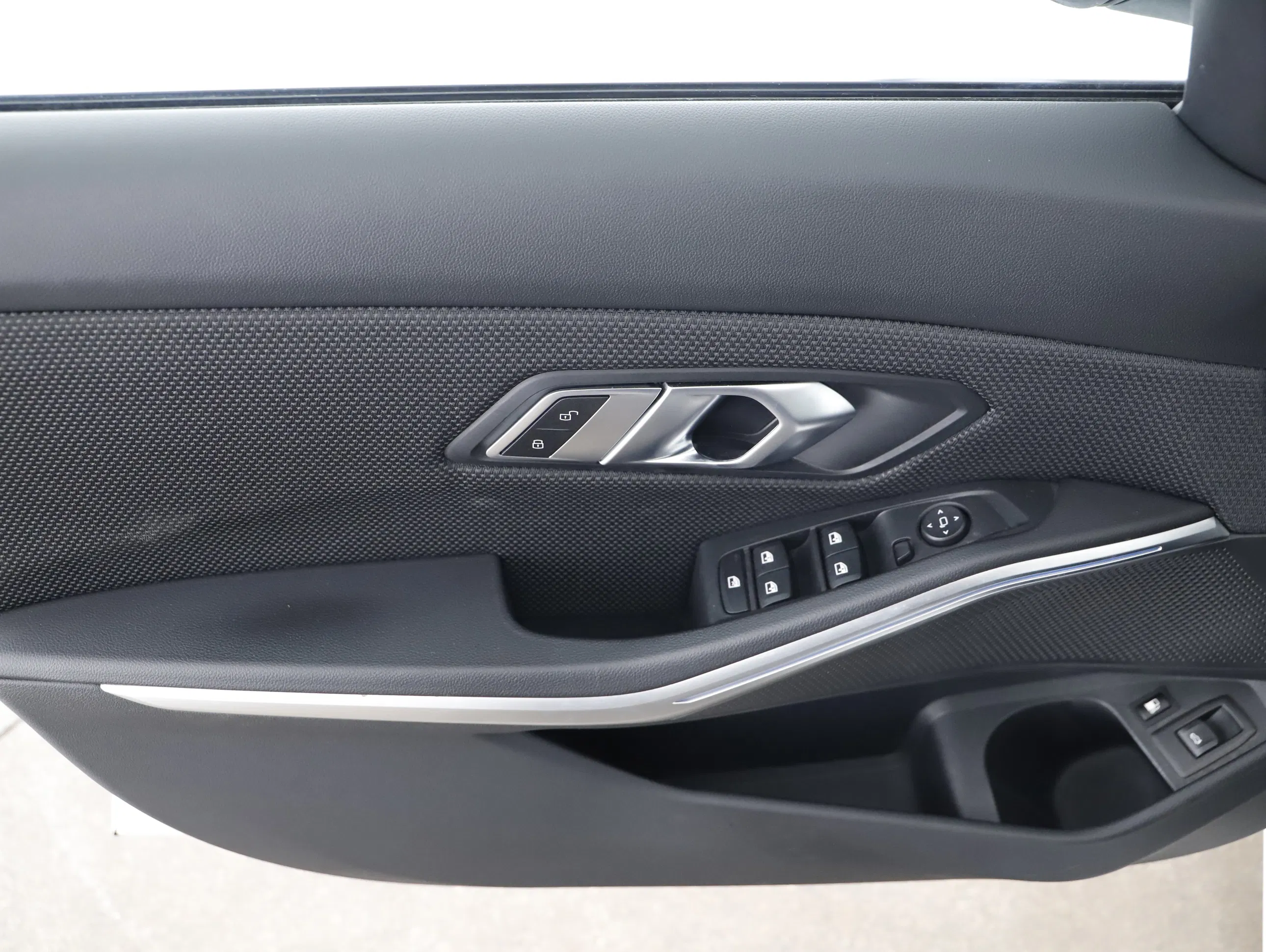 BMW 330e xDrive Touring Advantage | Bild 5 von 22