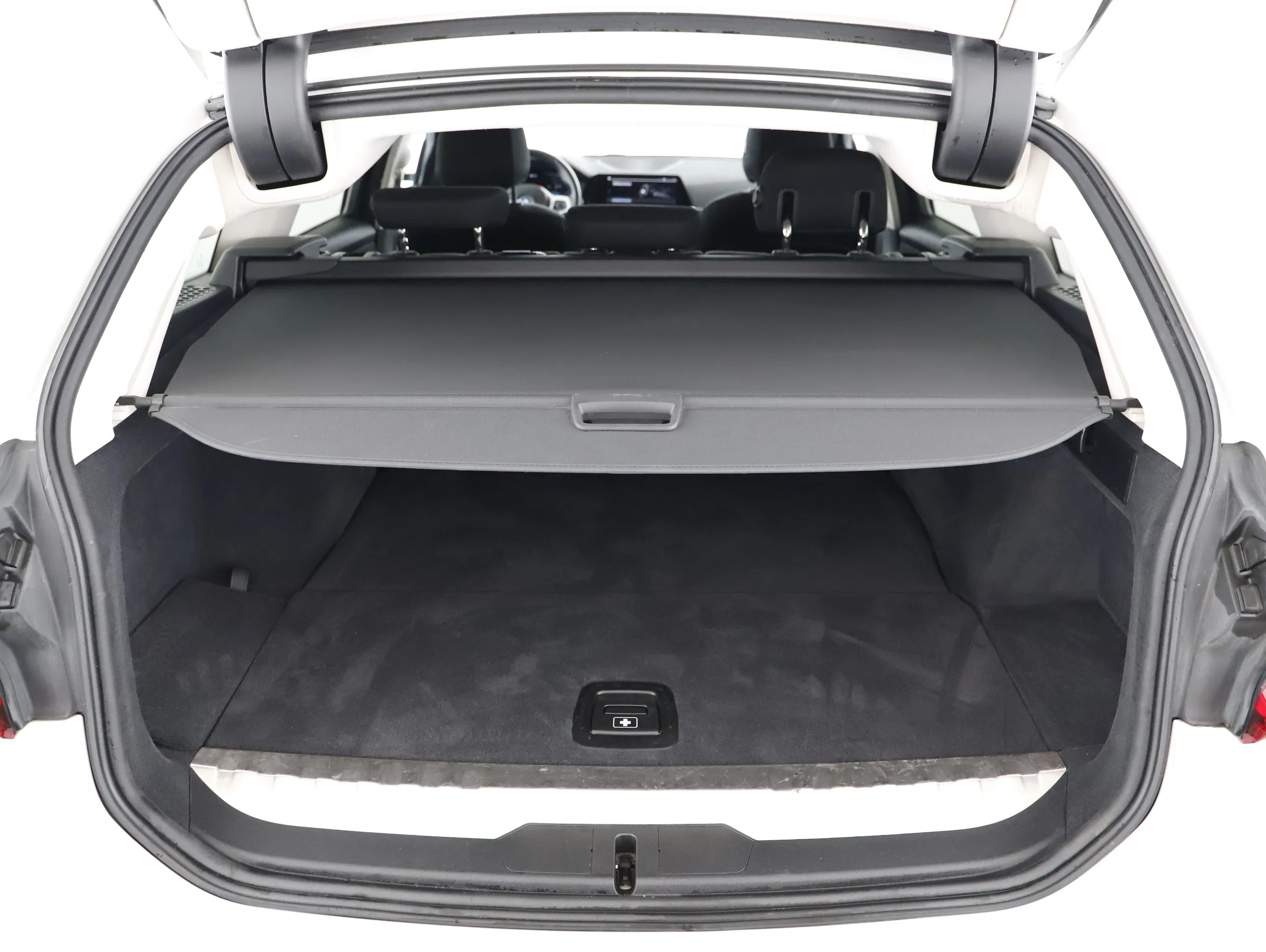 BMW 330e xDrive Touring Advantage | Bild 20 von 22