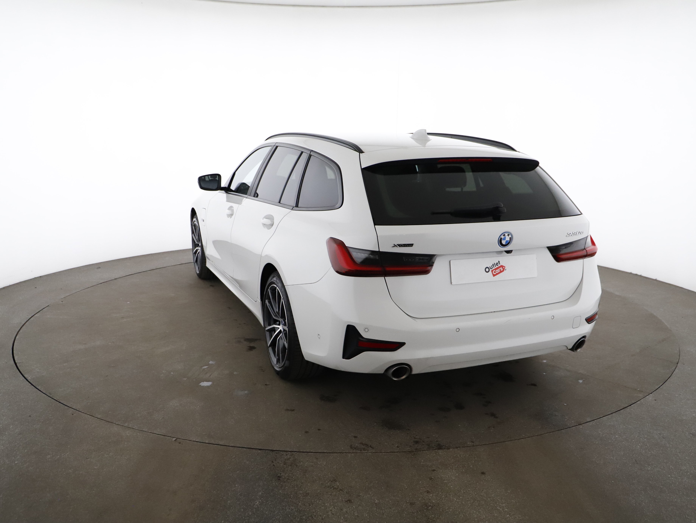 BMW 330e xDrive Touring Advantage | Bild 3 von 22