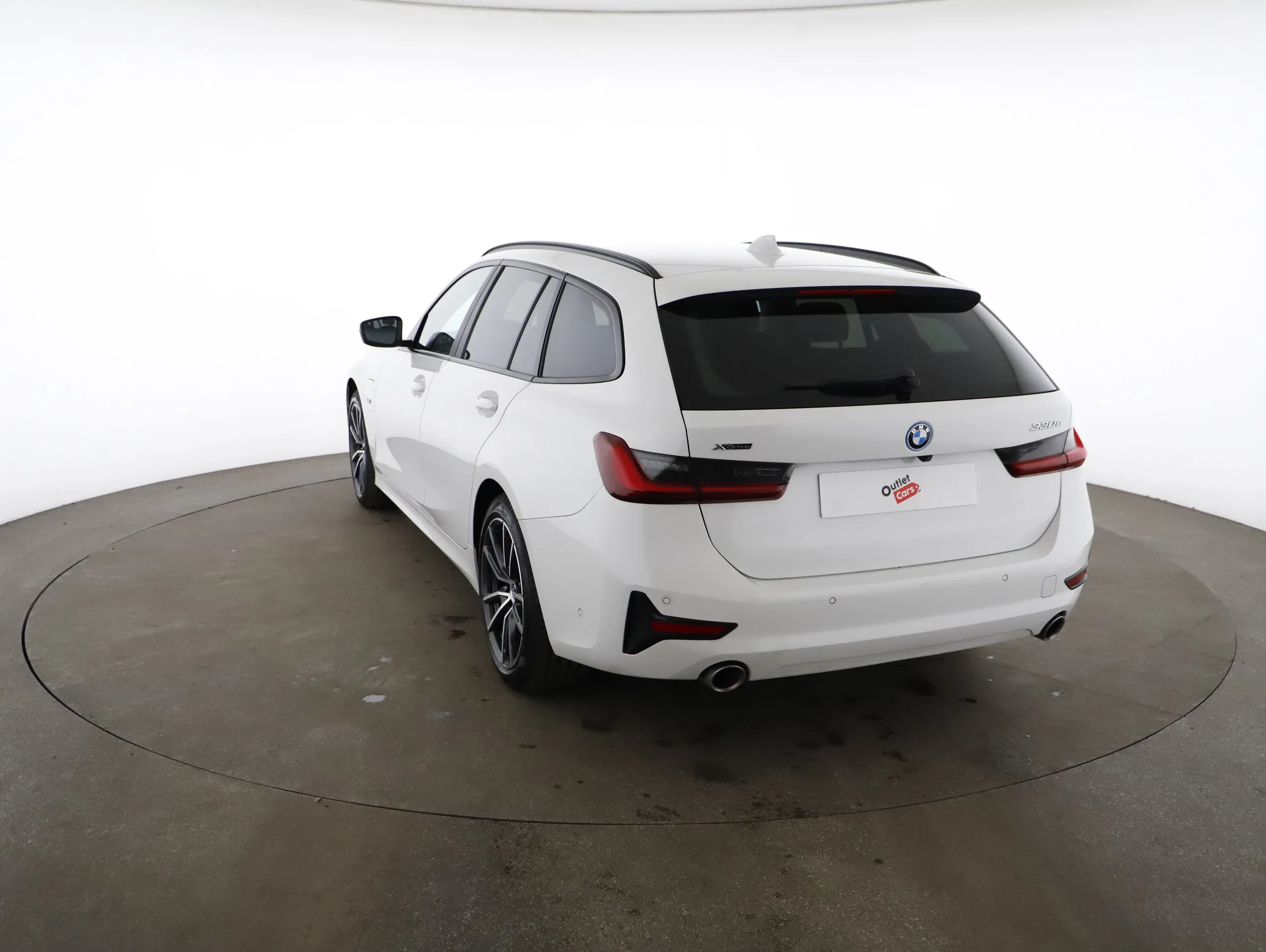 BMW 330e xDrive Touring Advantage | Bild 3 von 22
