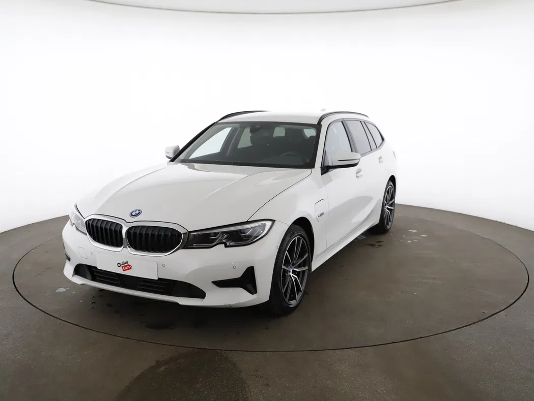 Bild eines BMW 330e xDrive Touring Advantage