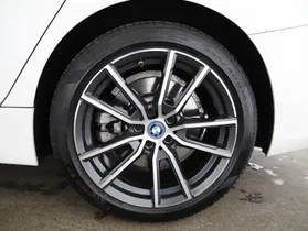 BMW 330e xDrive Touring Advantage | Thumbnail 4 von 22