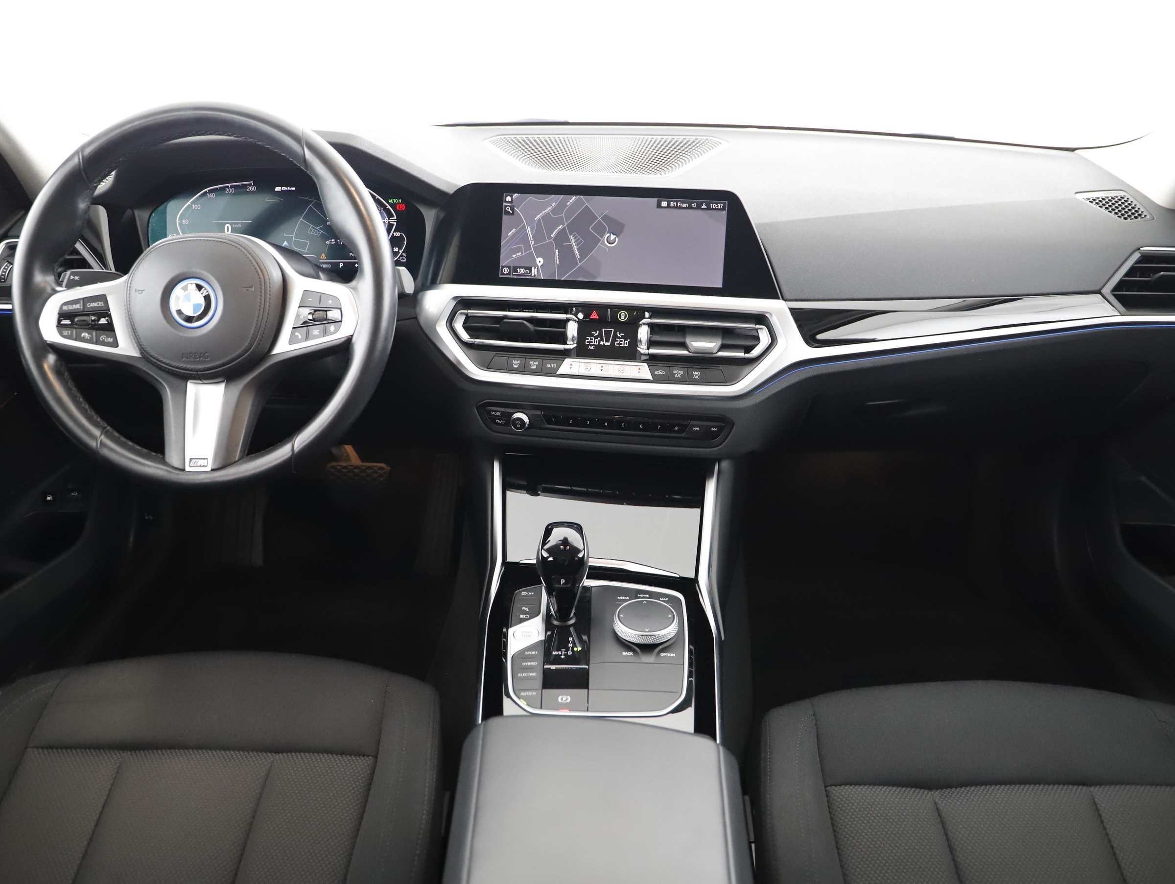 BMW 330e xDrive Touring Advantage | Bild 9 von 22