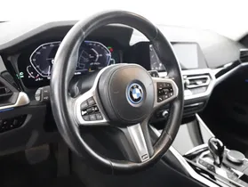 BMW 330e xDrive Touring Advantage | Thumbnail 10 von 22