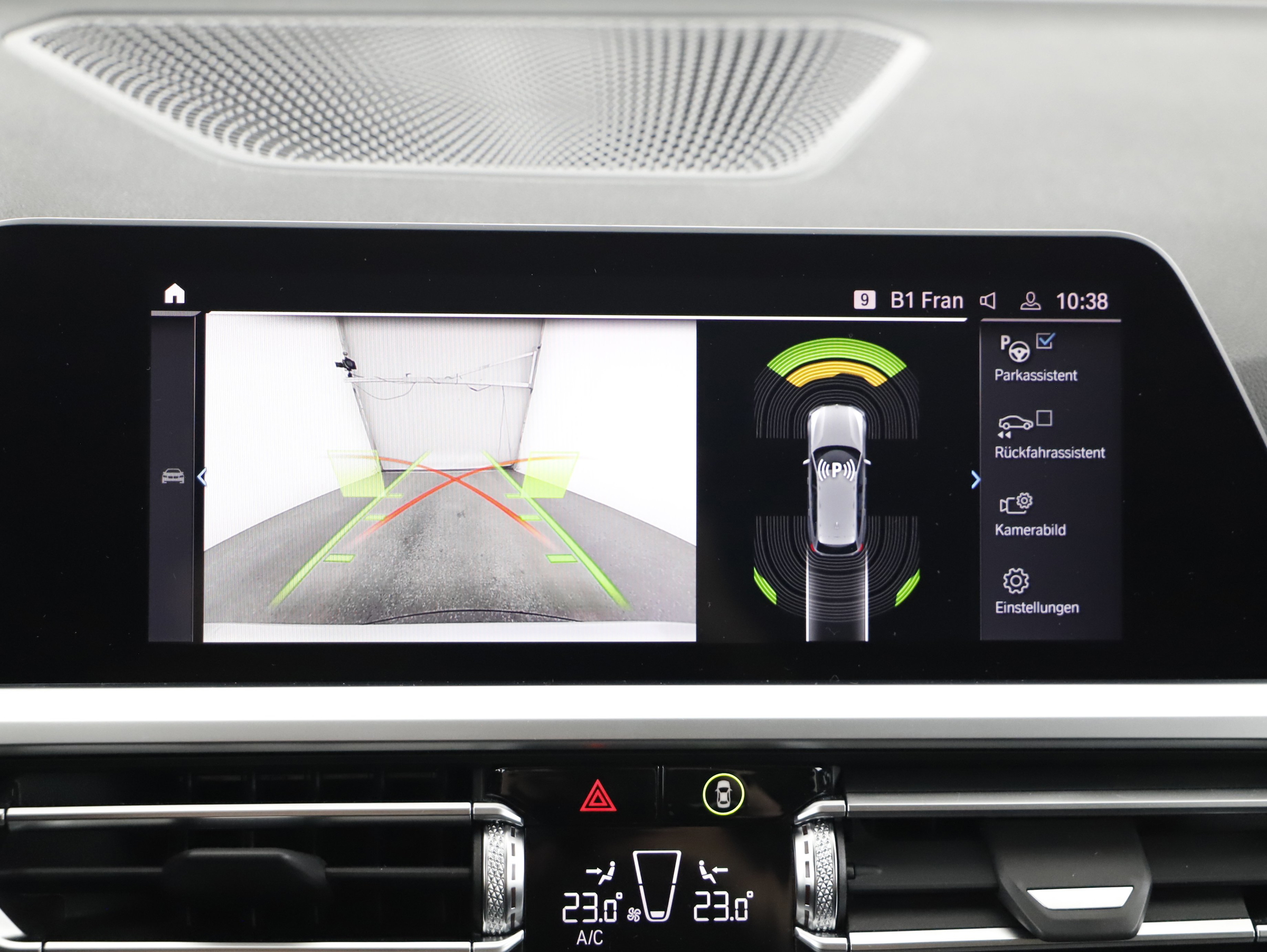 BMW 330e xDrive Touring Advantage | Bild 16 von 22