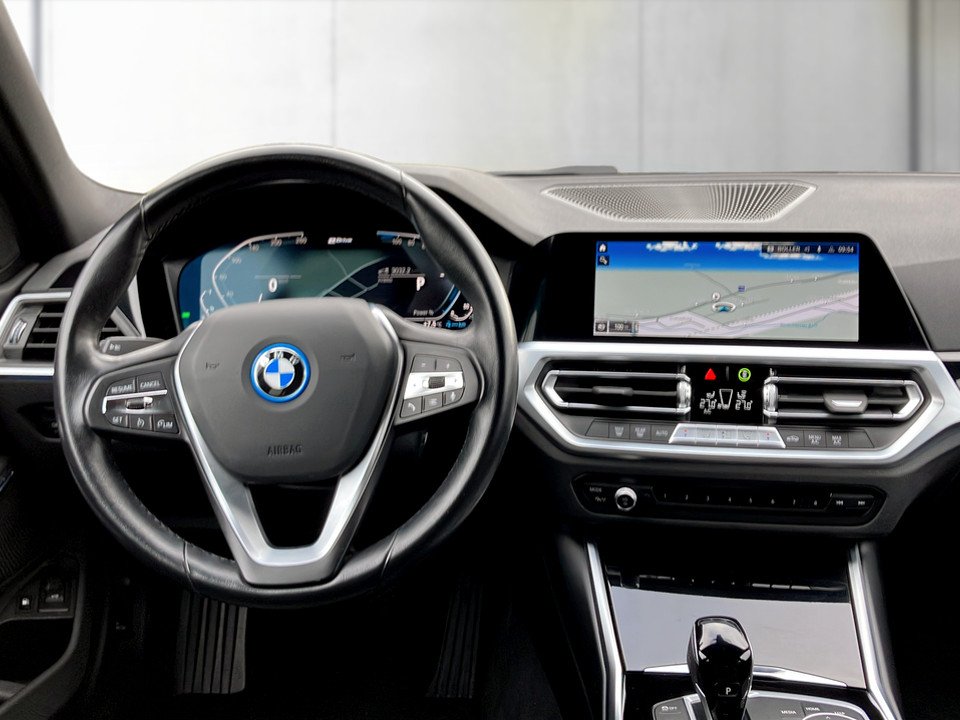 BMW 320e PHEV Touring Aut. | Bild 13 von 24
