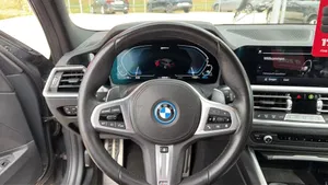 BMW 320e Touring M-Sport | Thumbnail 9 von 22