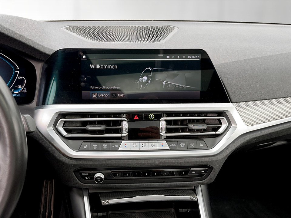 BMW 320e Touring M-Sport | Bild 13 von 22