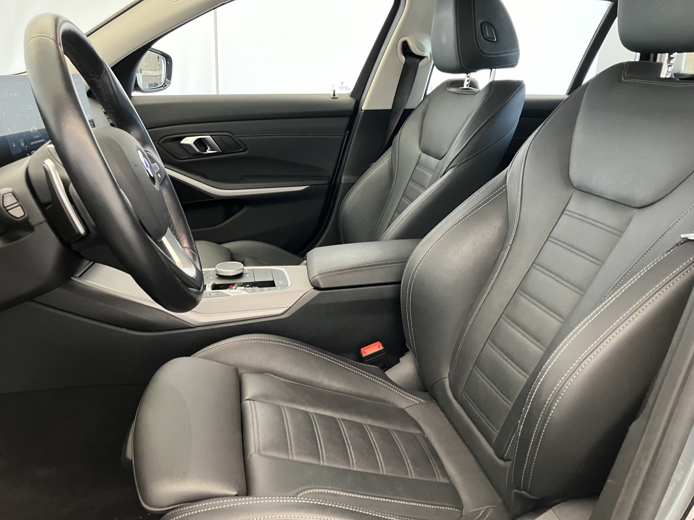 BMW 316d 48 V Touring Aut. | Bild 11 von 29