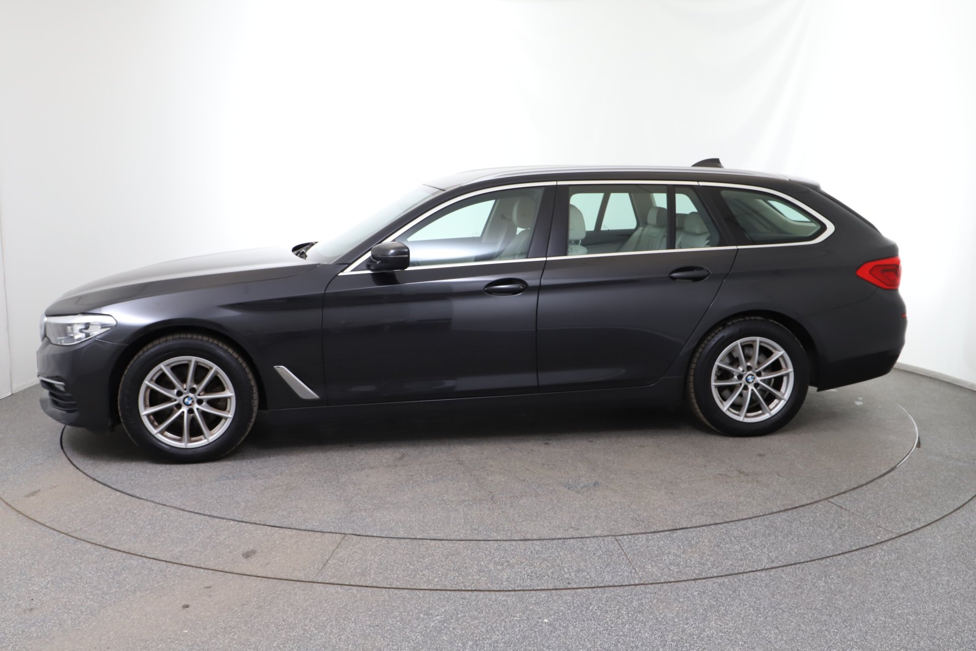 BMW 518d Touring Aut. | Bild 3 von 31
