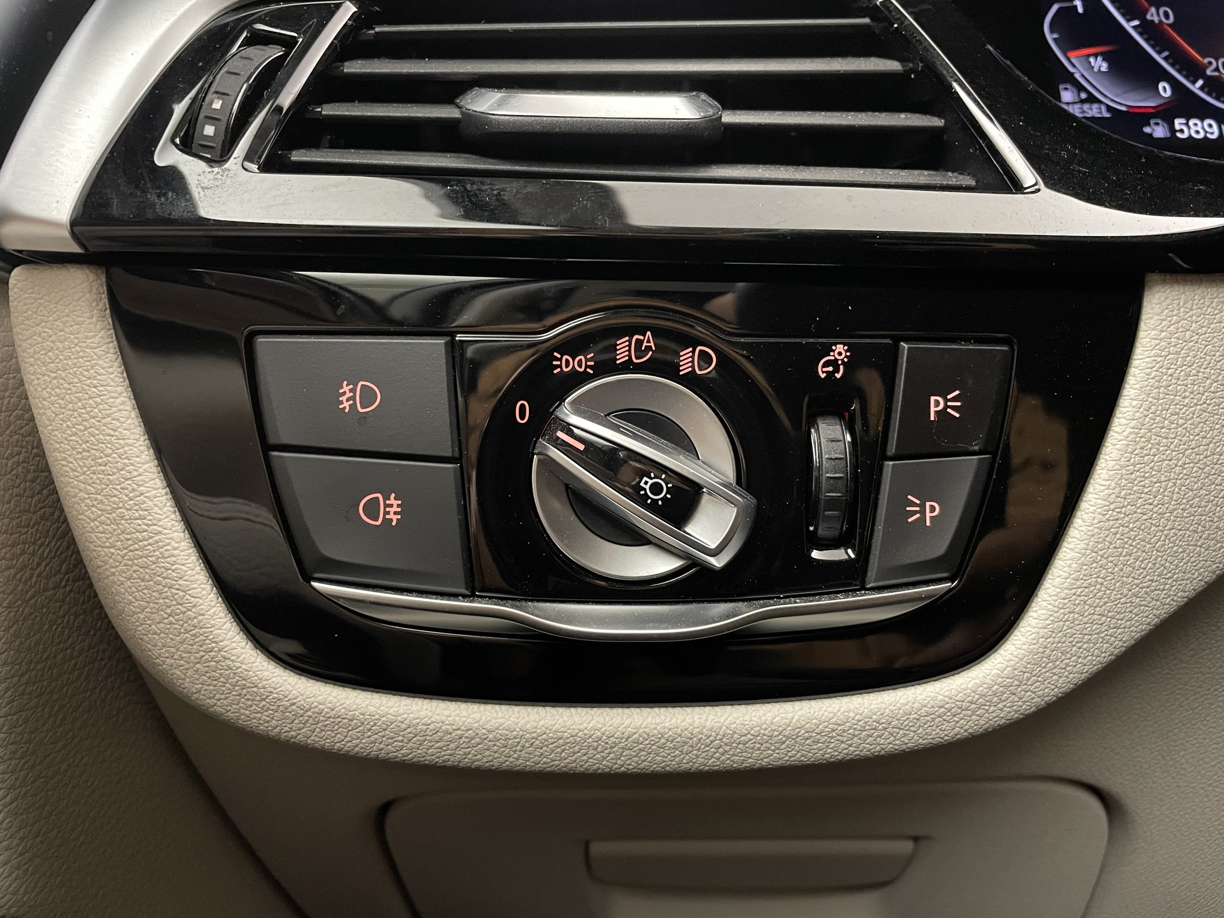 BMW 518d Touring Aut. | Bild 23 von 31