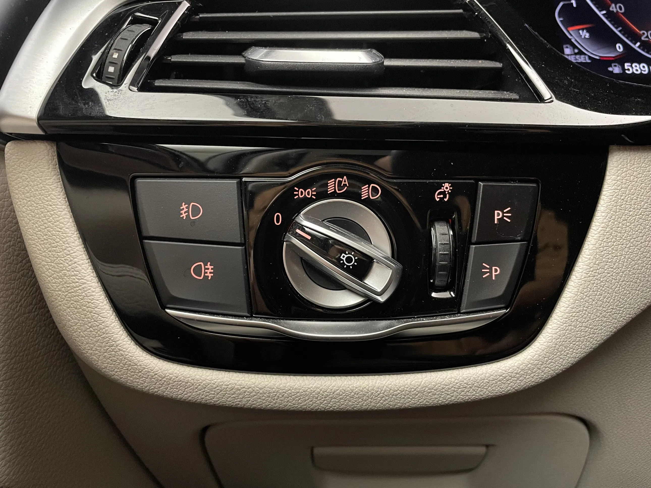 BMW 518d Touring Aut. | Bild 23 von 31