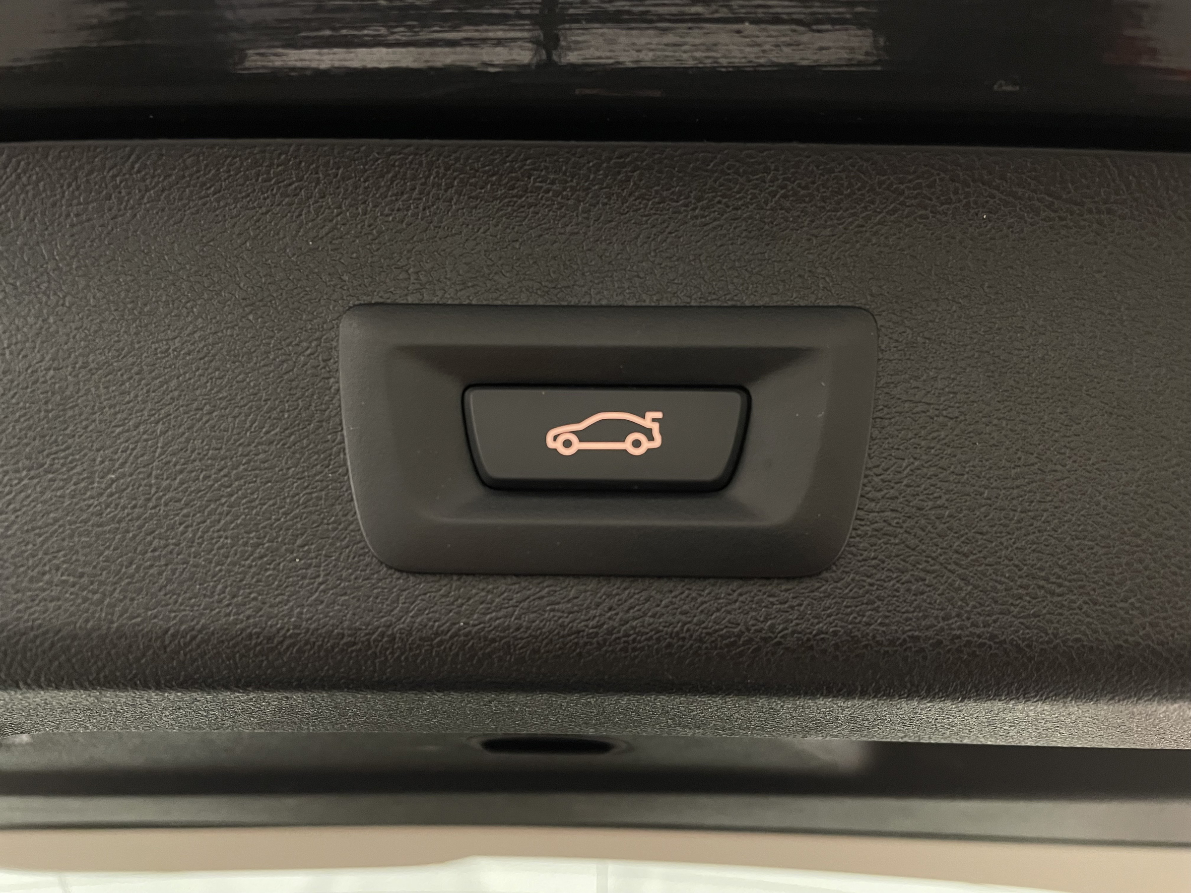 BMW 518d Touring Aut. | Bild 28 von 31