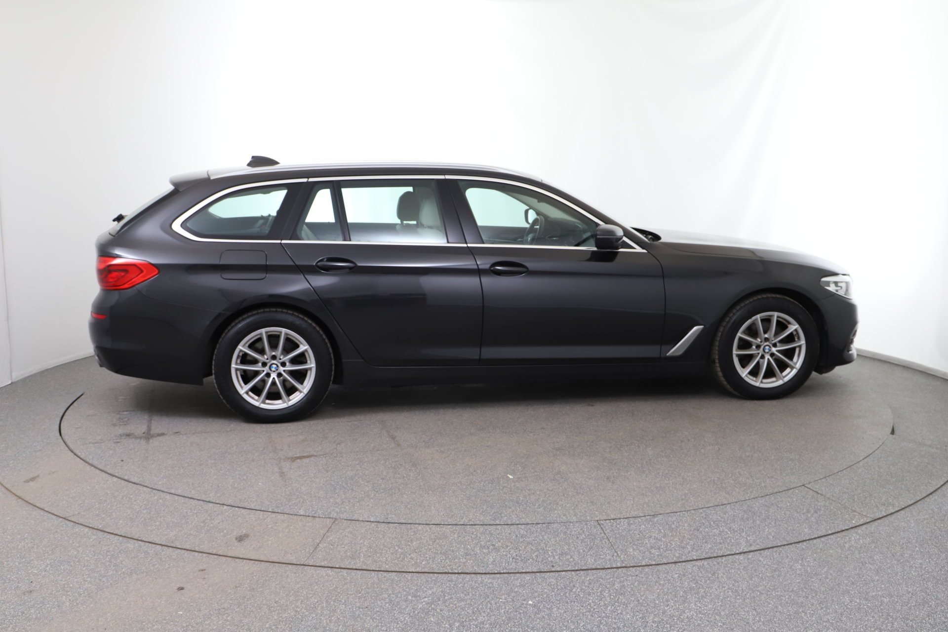 BMW 518d Touring Aut. | Bild 7 von 31