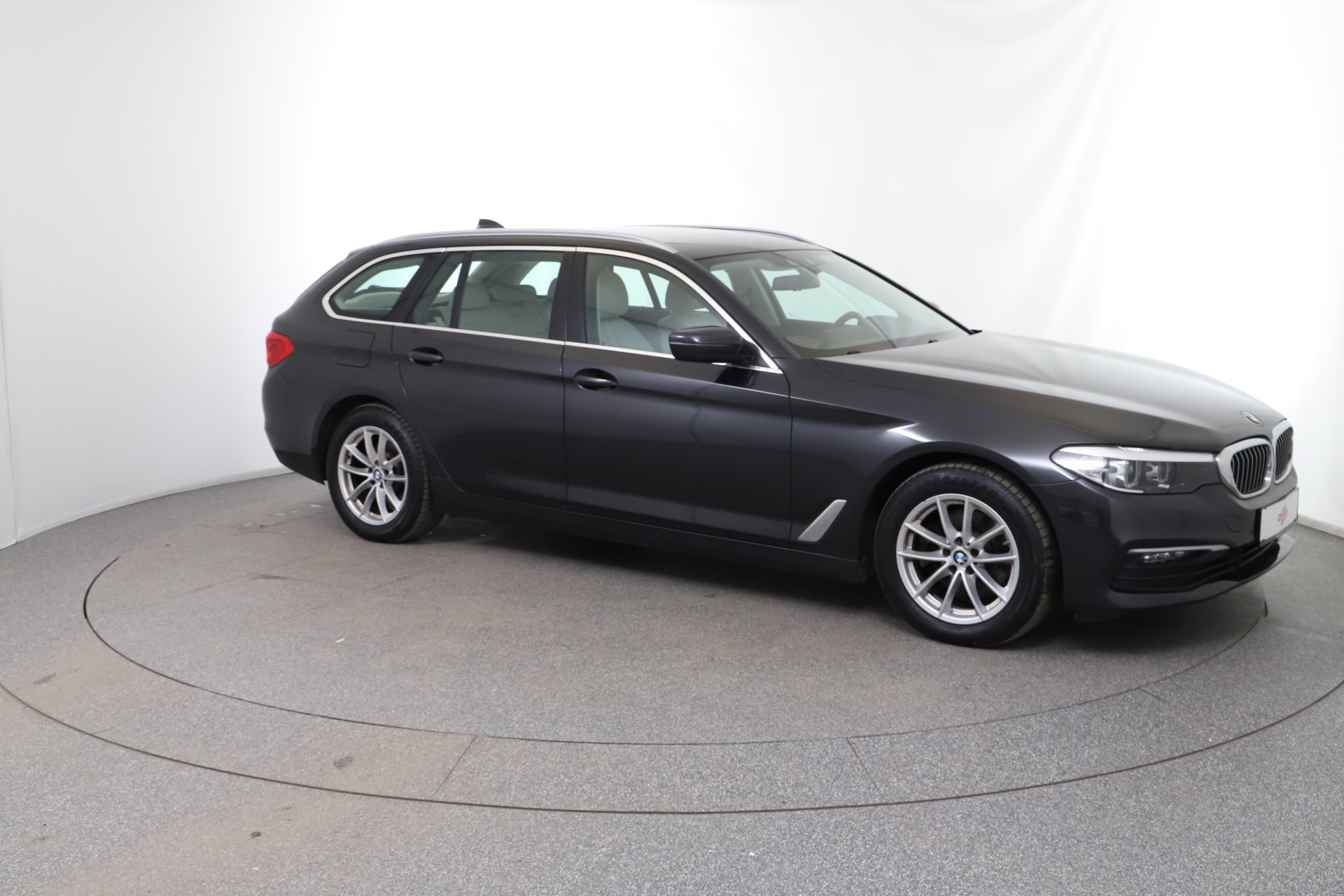 BMW 518d Touring Aut. | Bild 8 von 31