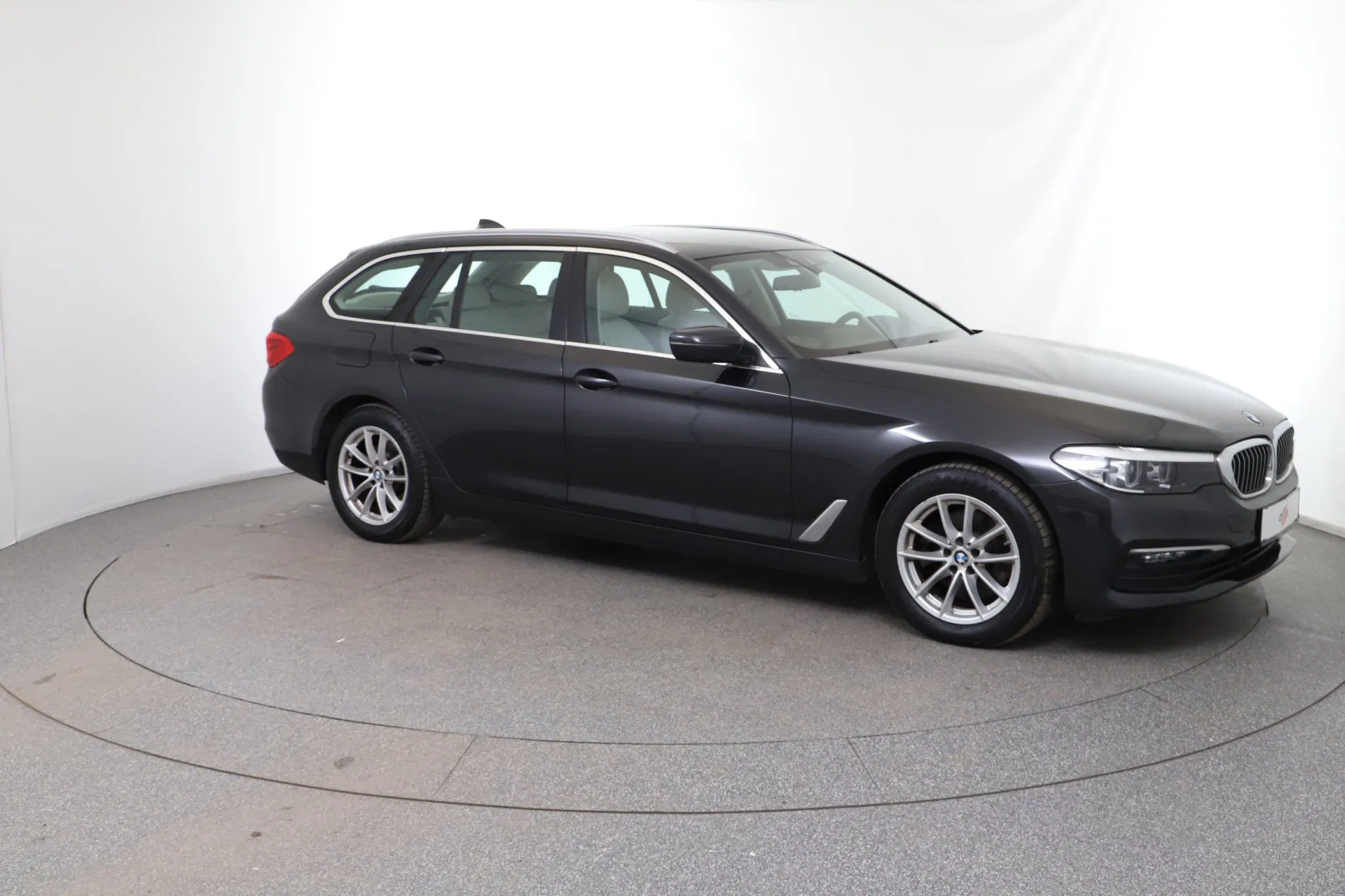 BMW 518d Touring Aut. | Bild 8 von 31