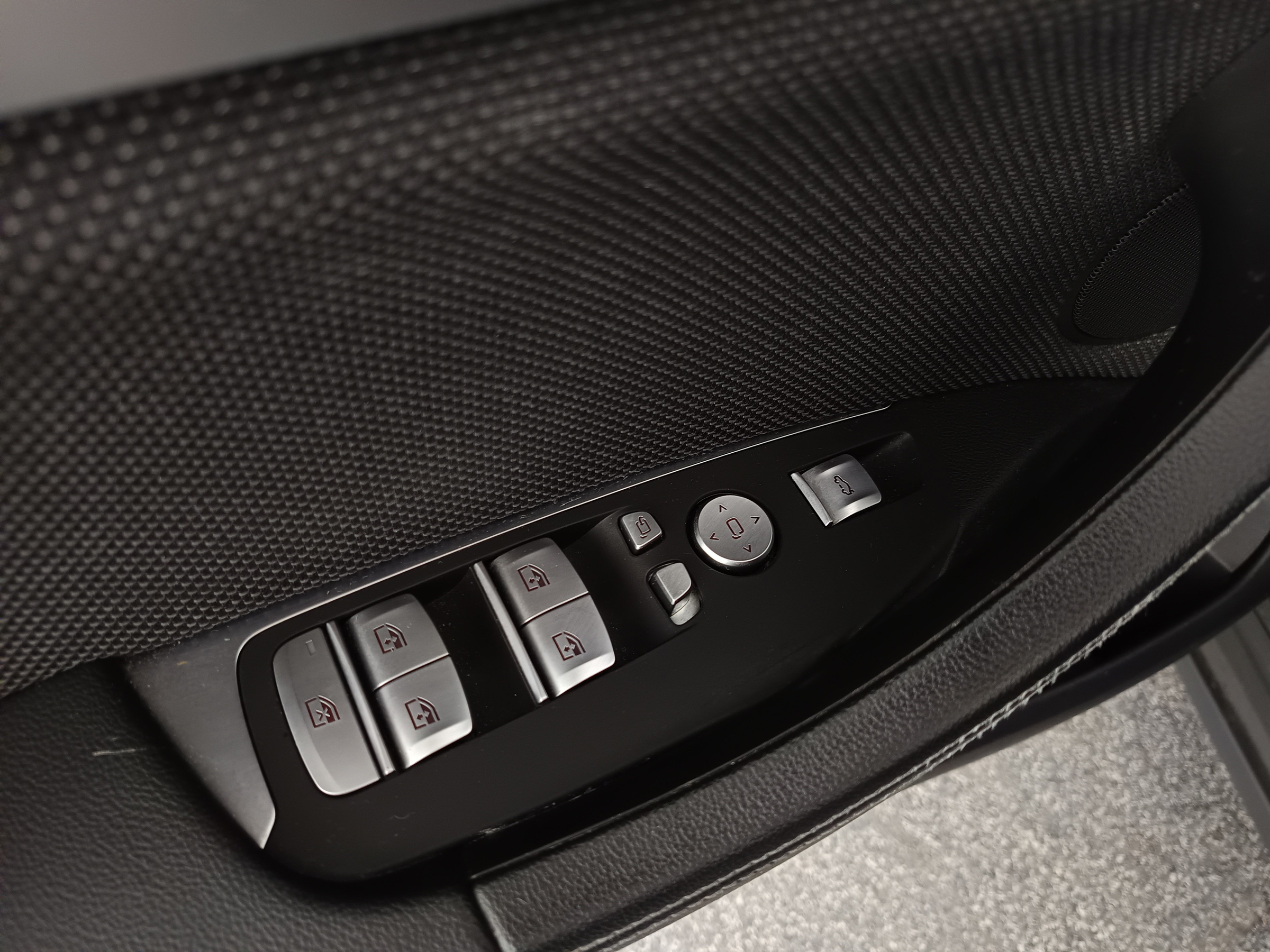 BMW X3 xDrive 30e Advantage | Bild 11 von 28